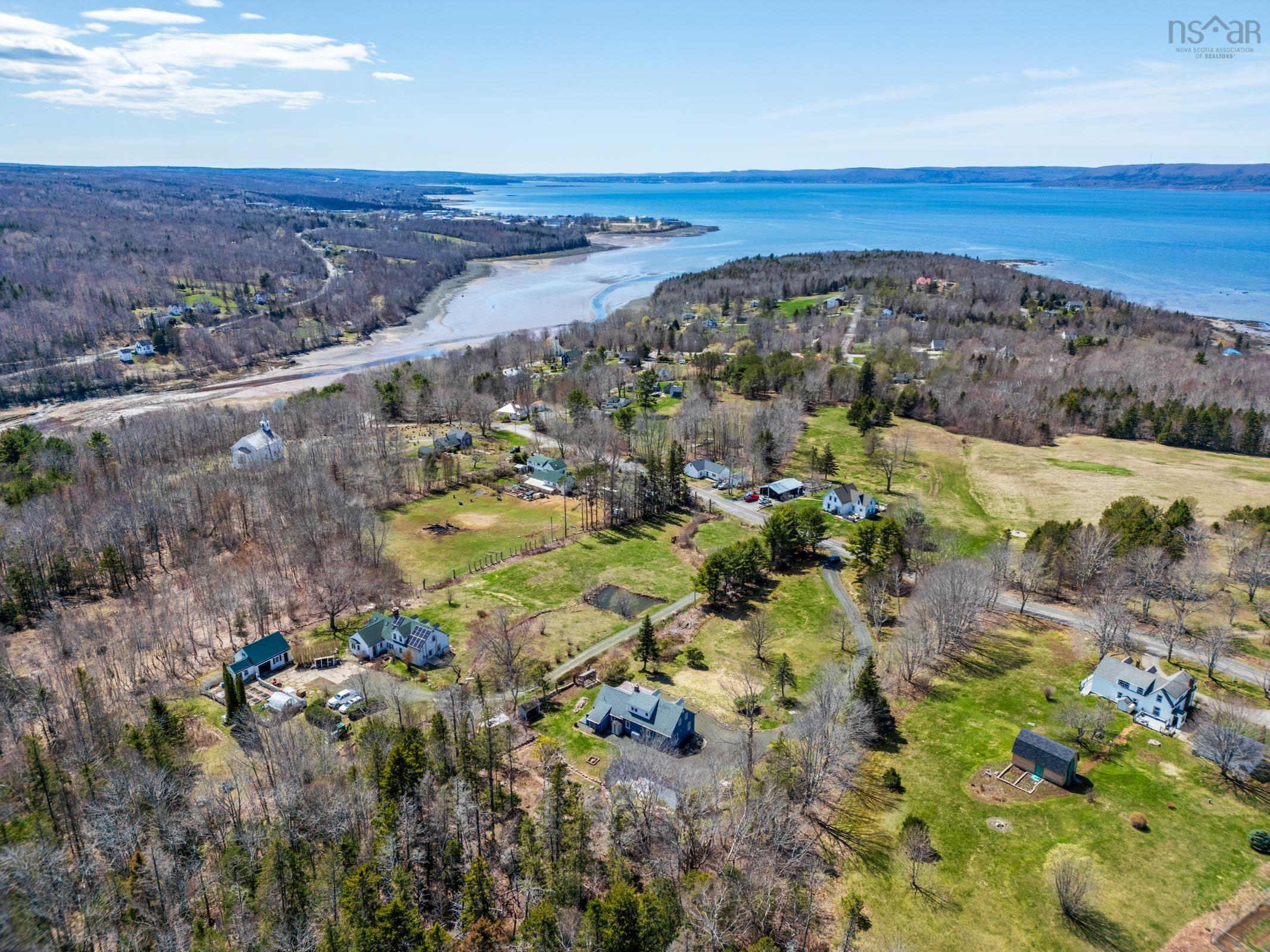 $420,000.00: 84 Old Post Road, Clementsport