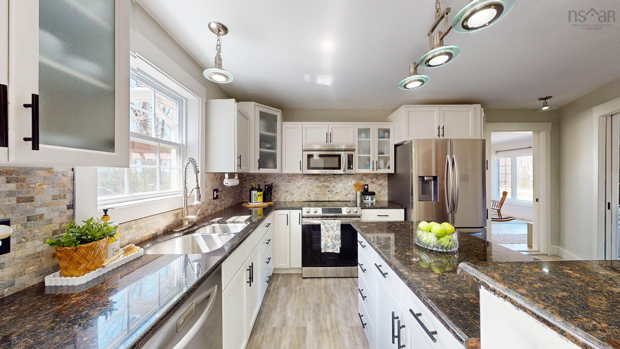 $587,500.00: 489 Alexander Mackenzie Road, South Farmington