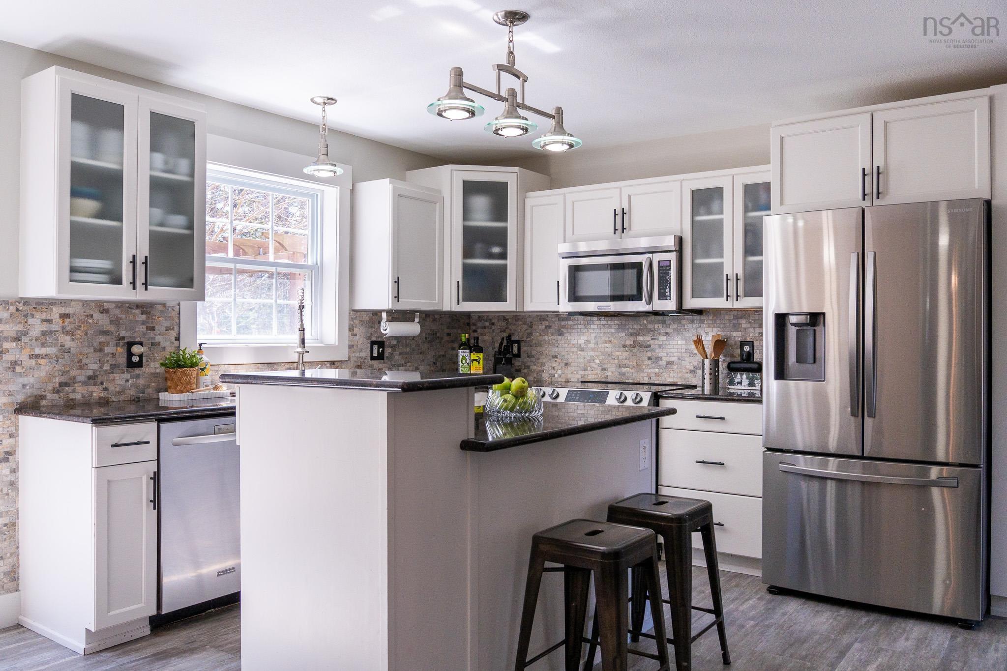 $587,500.00: 489 Alexander Mackenzie Road, South Farmington