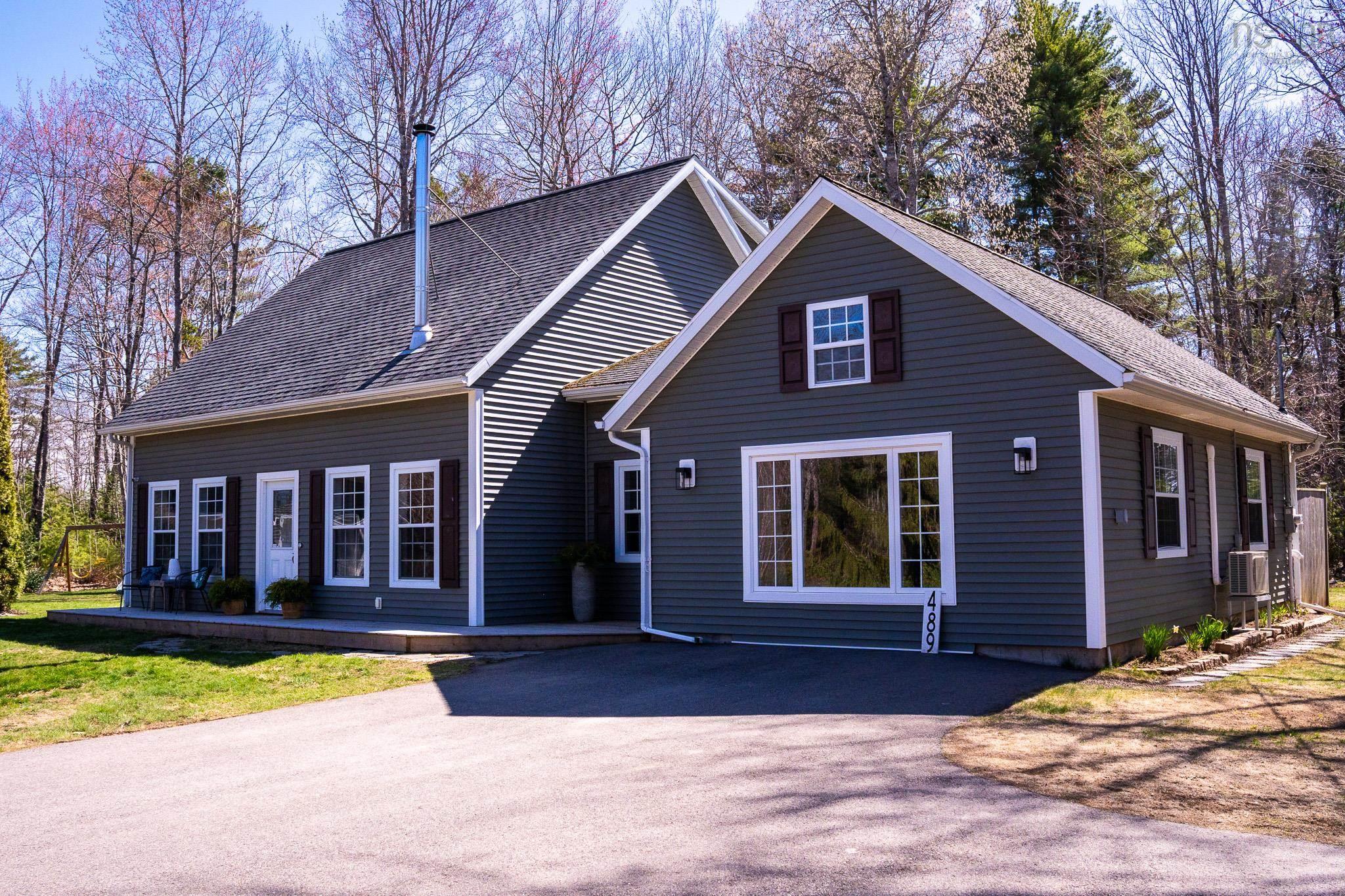 $587,500.00: 489 Alexander Mackenzie Road, South Farmington