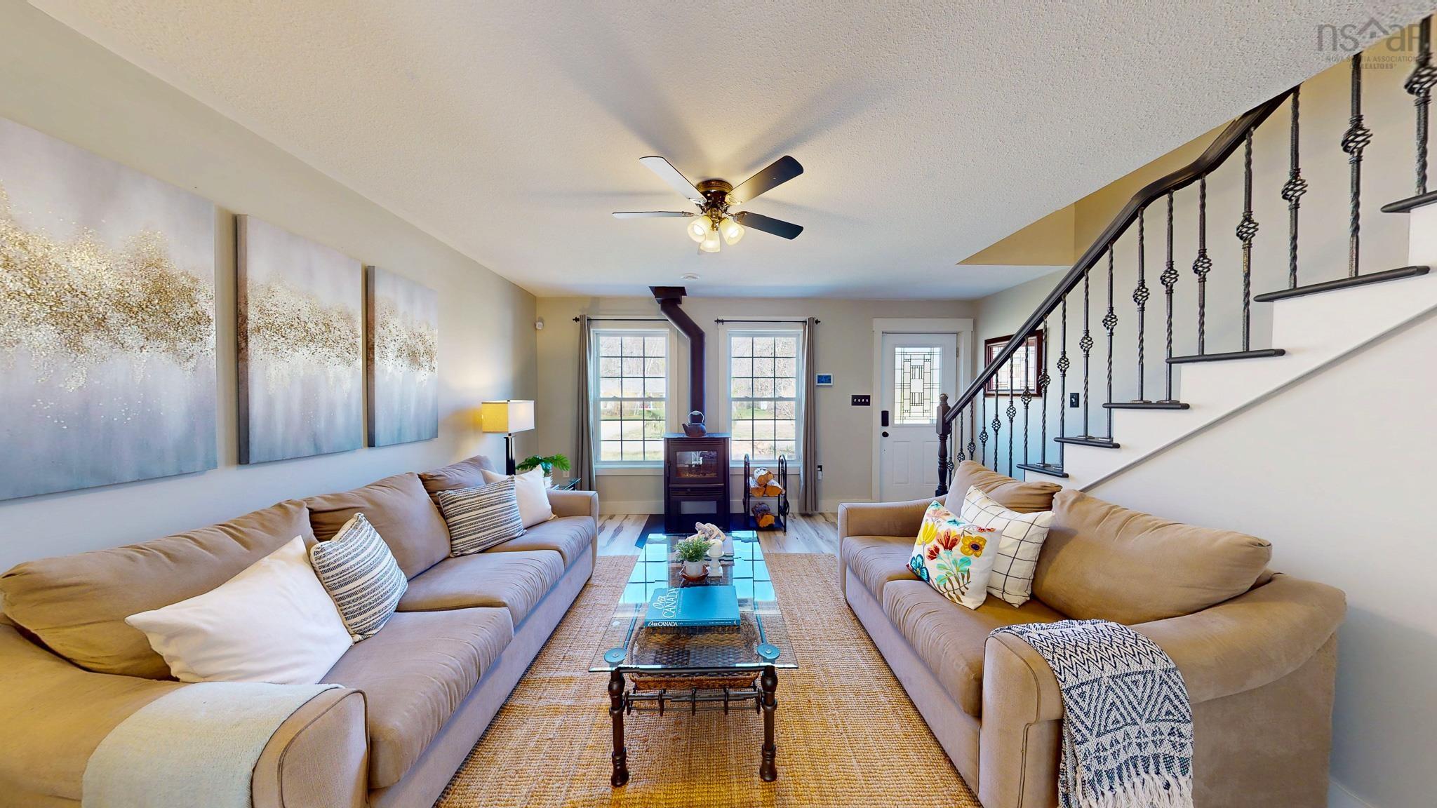 $587,500.00: 489 Alexander Mackenzie Road, South Farmington