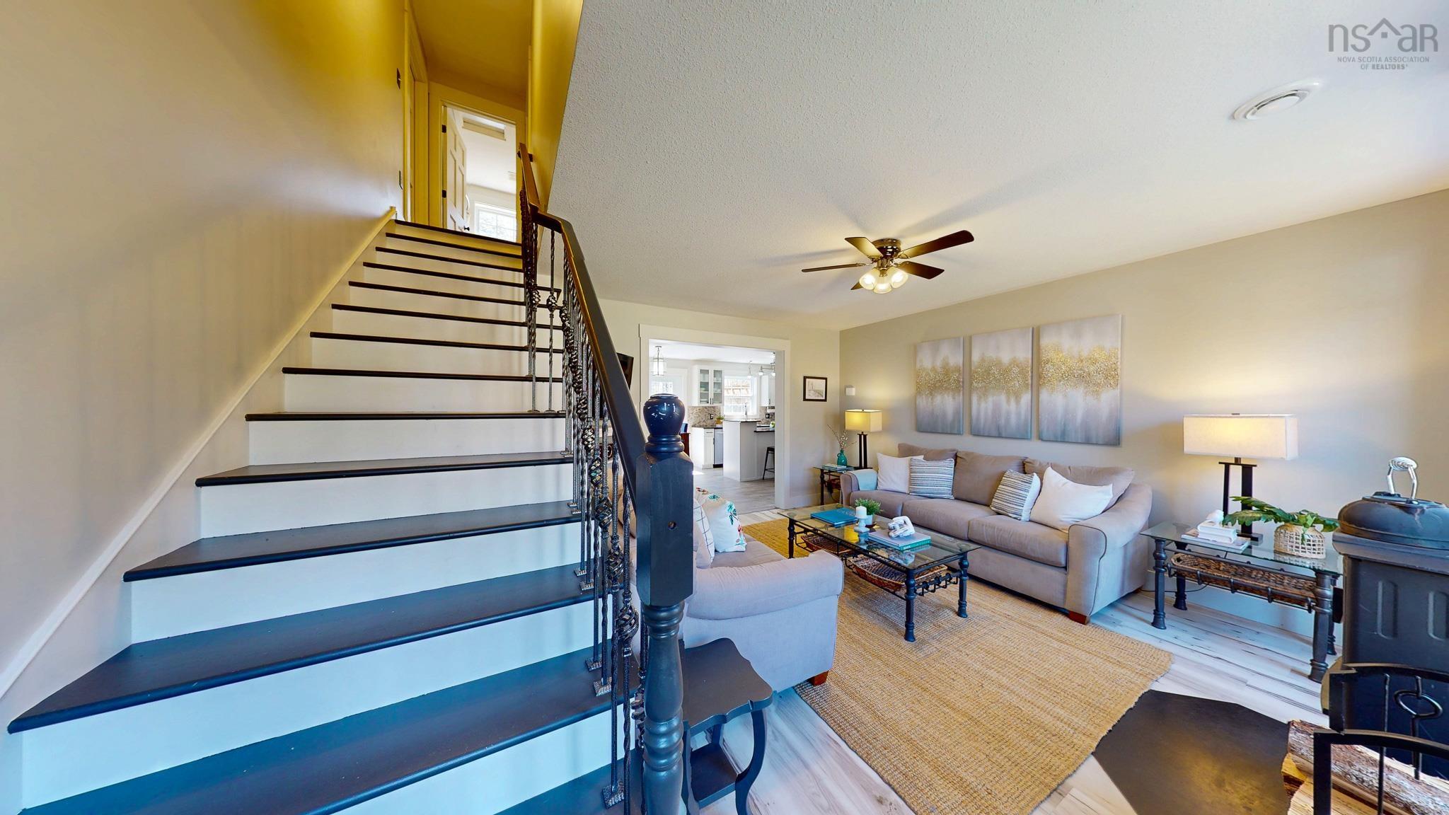 $587,500.00: 489 Alexander Mackenzie Road, South Farmington