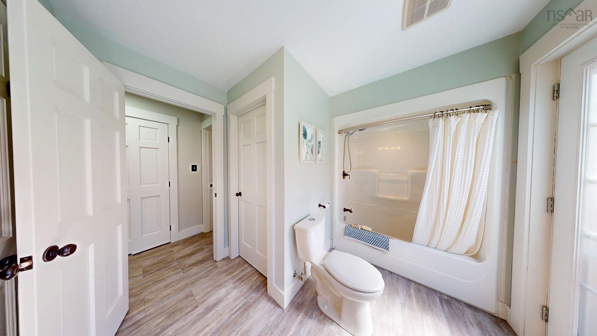 $587,500.00: 489 Alexander Mackenzie Road, South Farmington