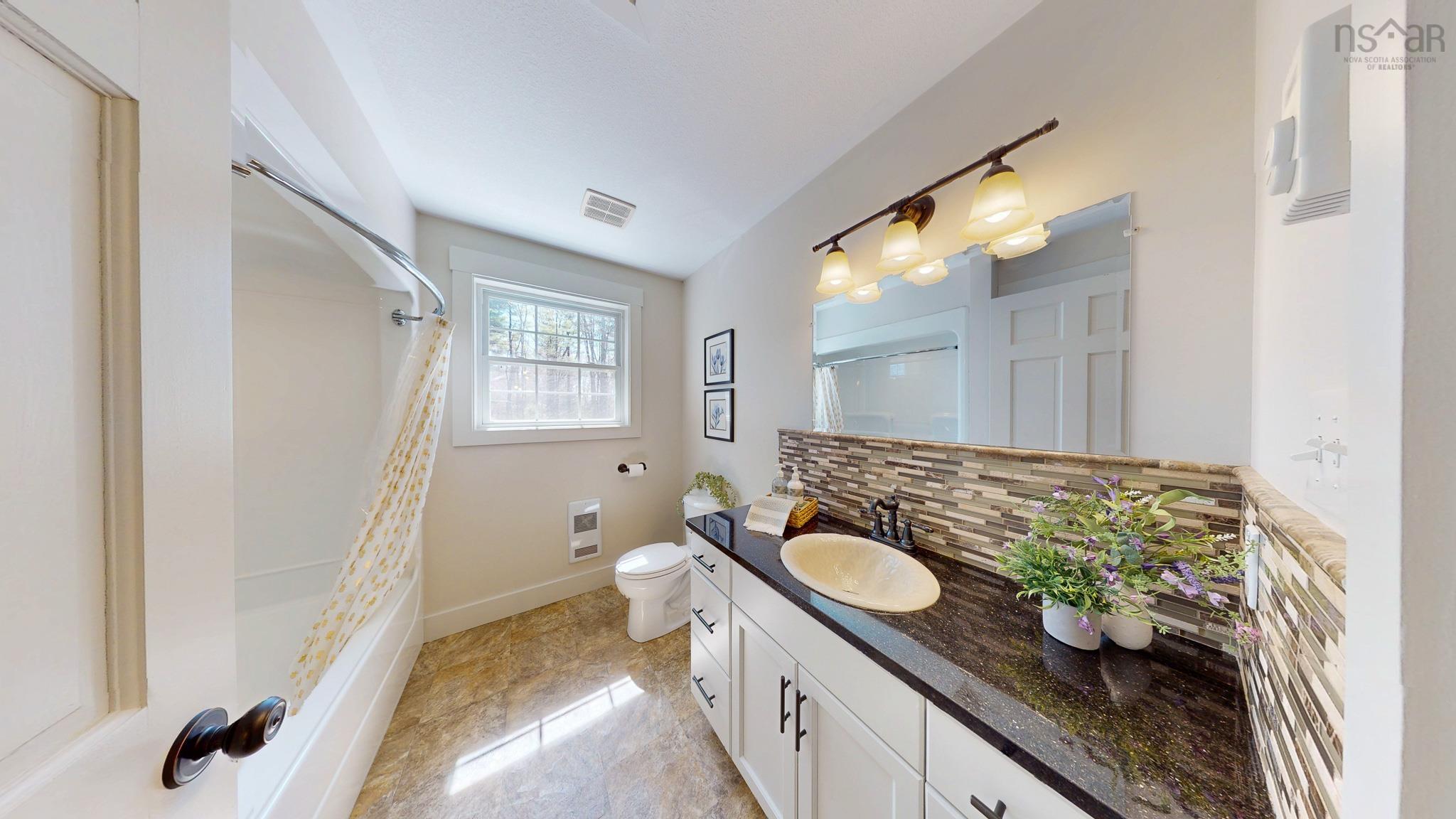 $587,500.00: 489 Alexander Mackenzie Road, South Farmington