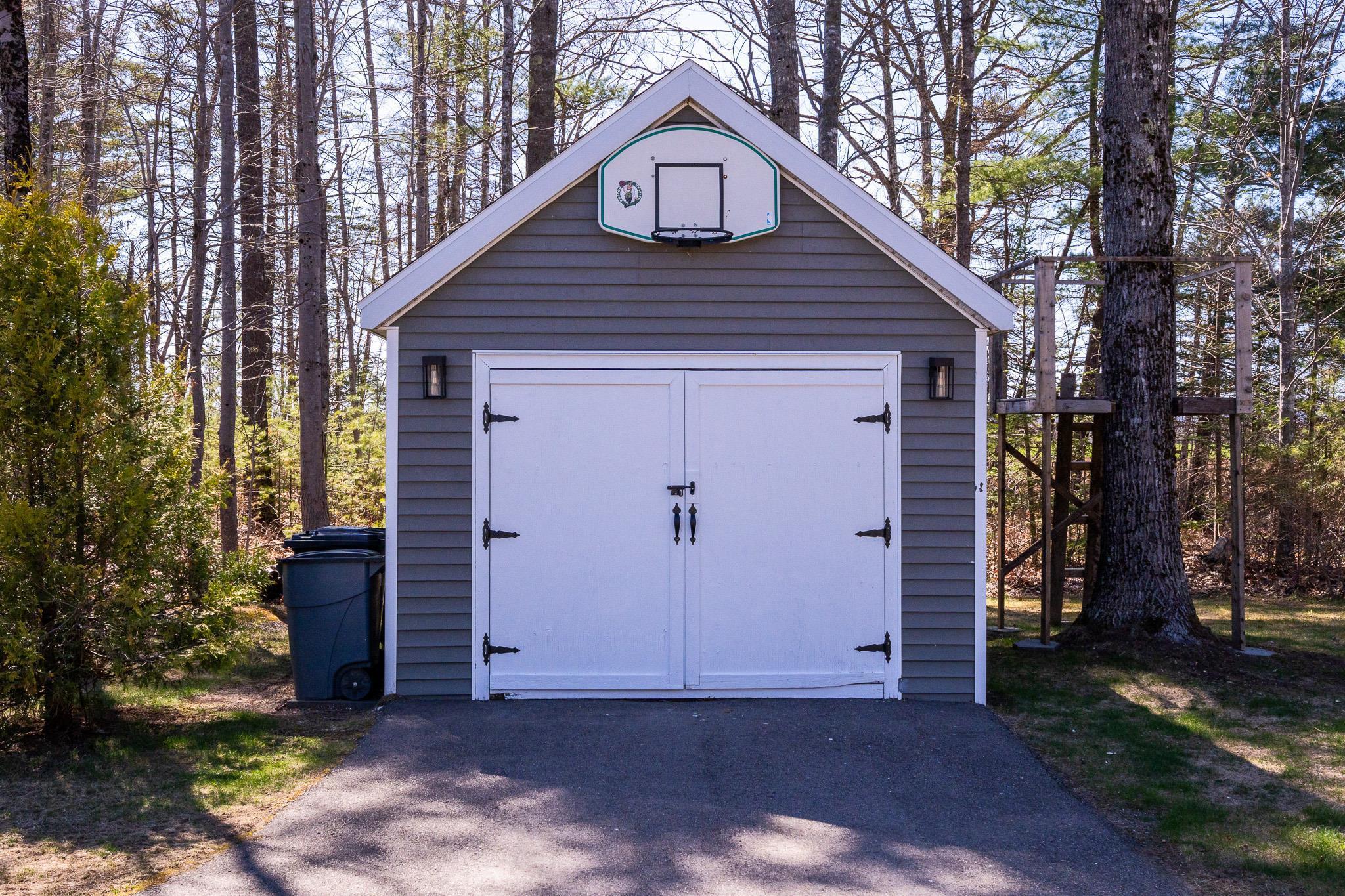 $587,500.00: 489 Alexander Mackenzie Road, South Farmington