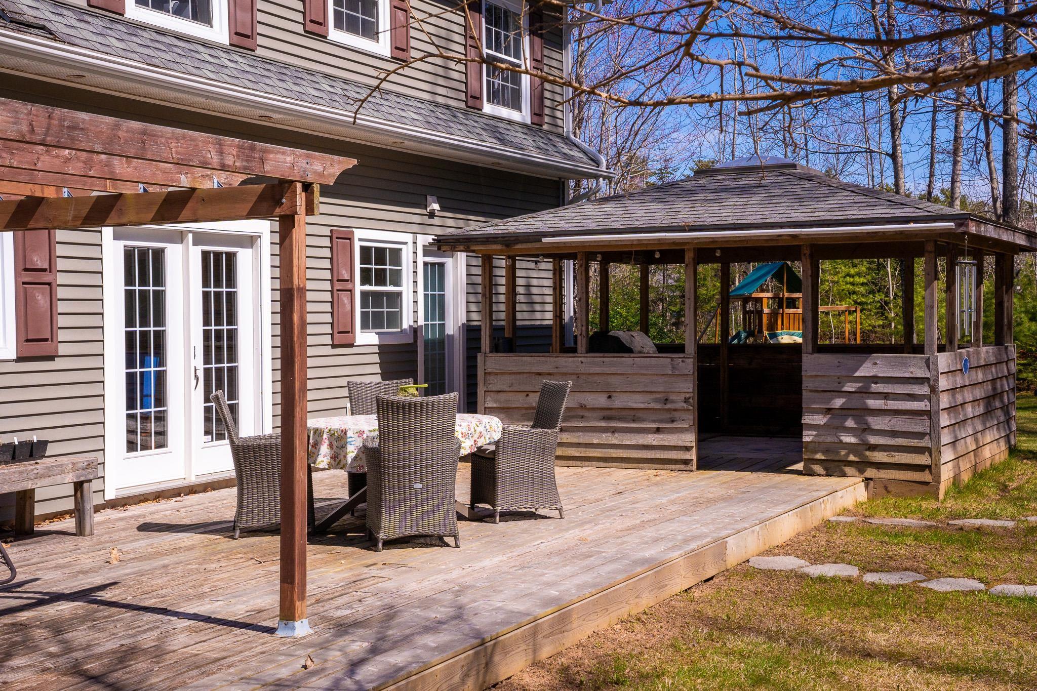 $587,500.00: 489 Alexander Mackenzie Road, South Farmington