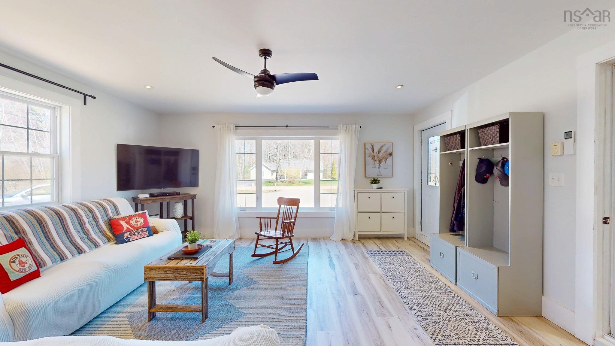 $587,500.00: 489 Alexander Mackenzie Road, South Farmington