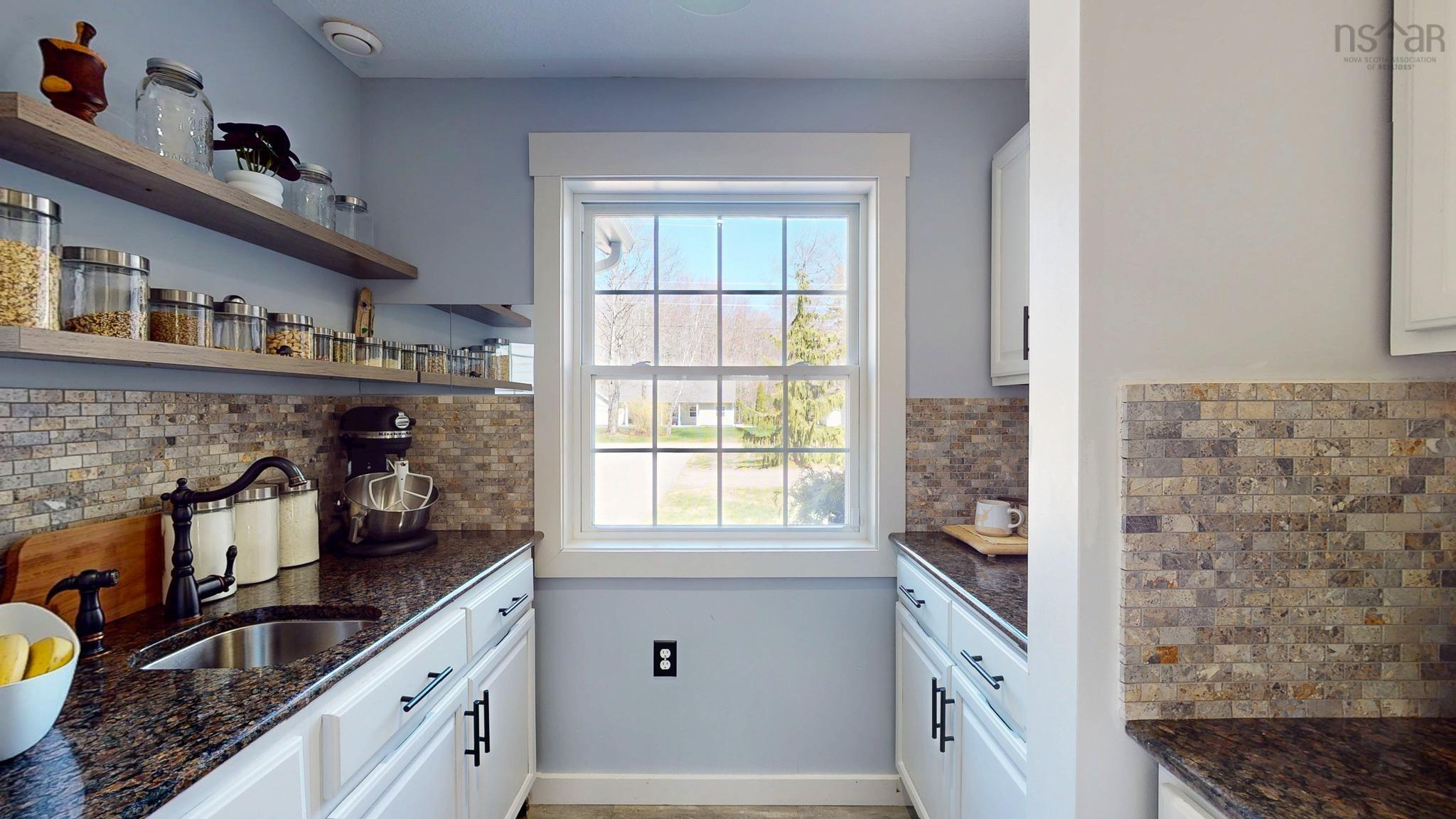 $587,500.00: 489 Alexander Mackenzie Road, South Farmington