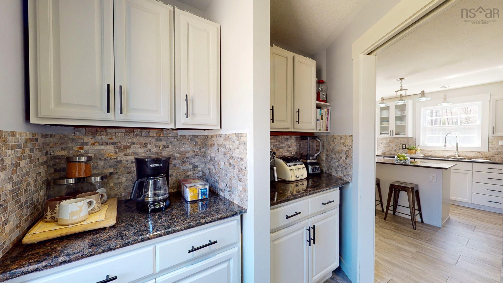 $587,500.00: 489 Alexander Mackenzie Road, South Farmington