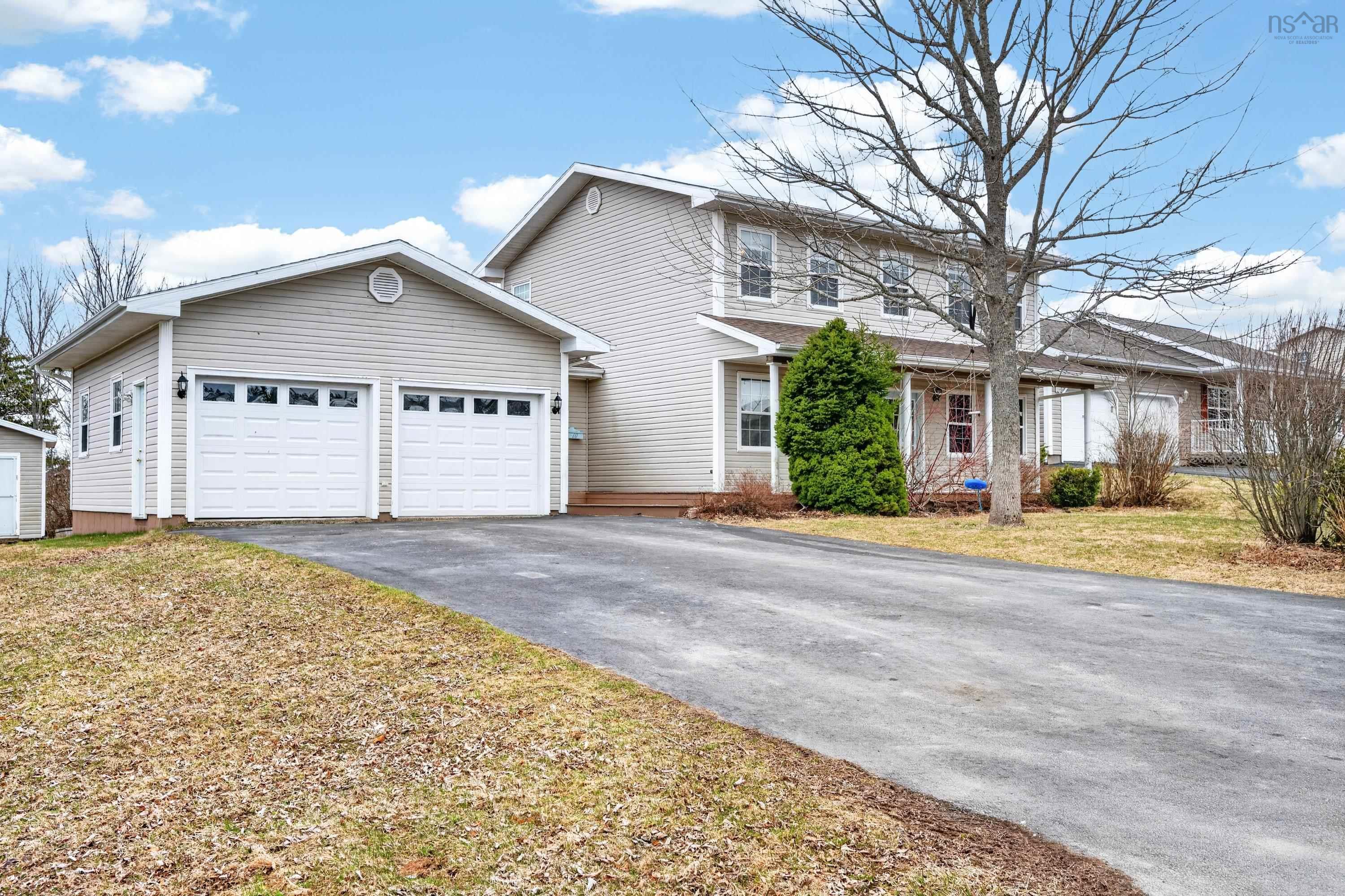 $529,900.00: 10 Amberwood Crescent Crescent, Westmount