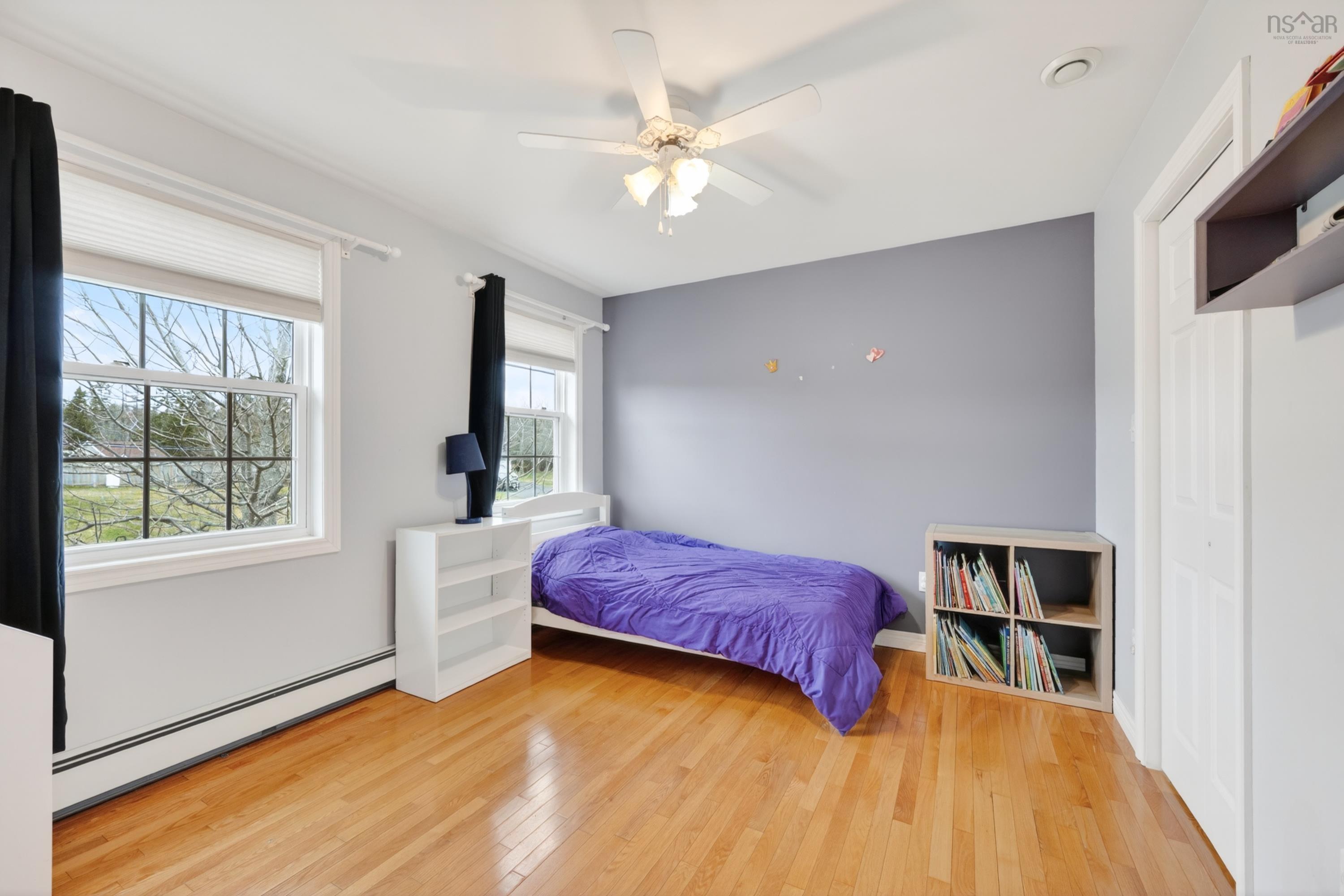 $529,900.00: 10 Amberwood Crescent Crescent, Westmount