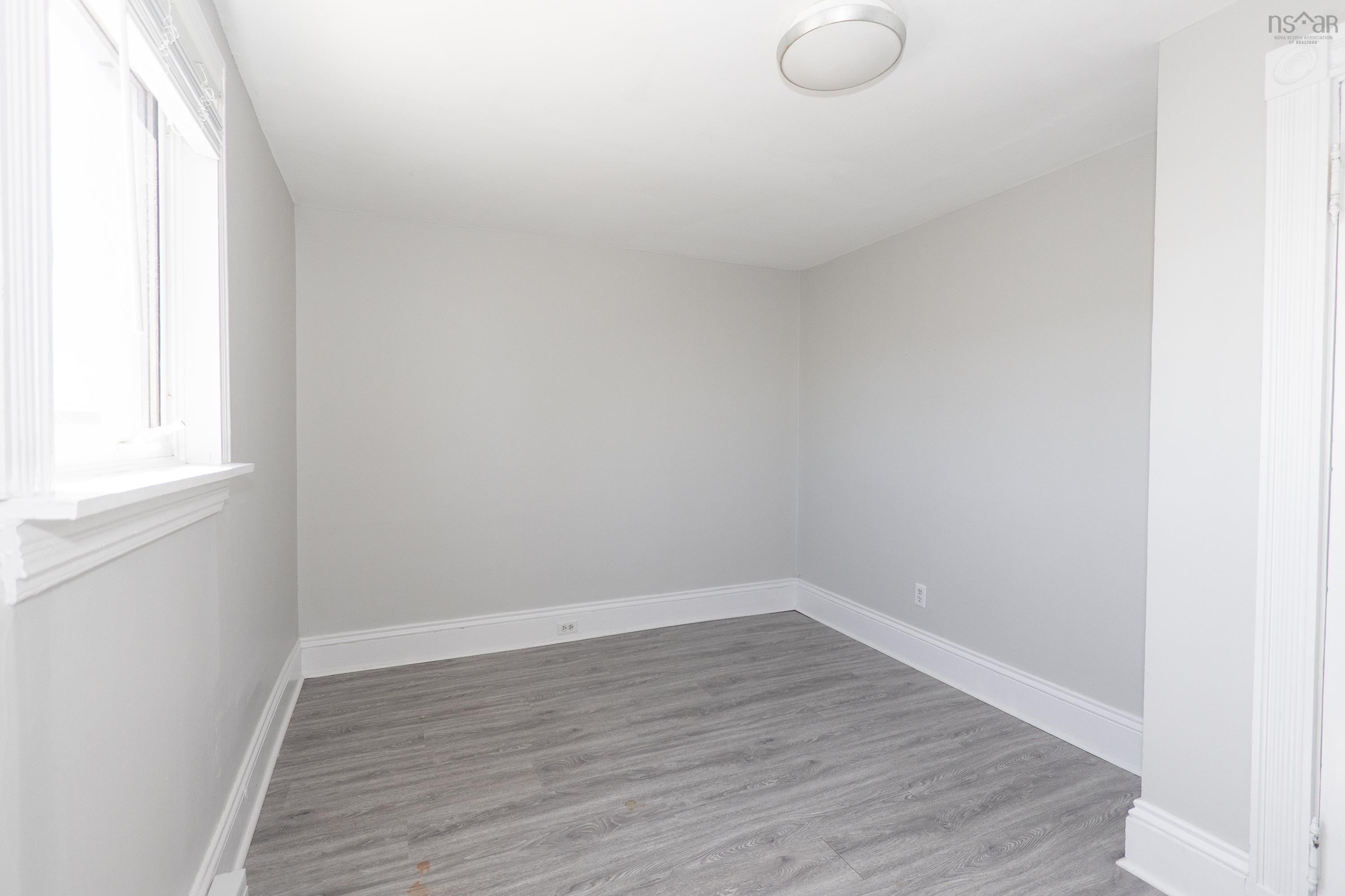 $218,000.00: 14 Prince Arthur Street, Amherst