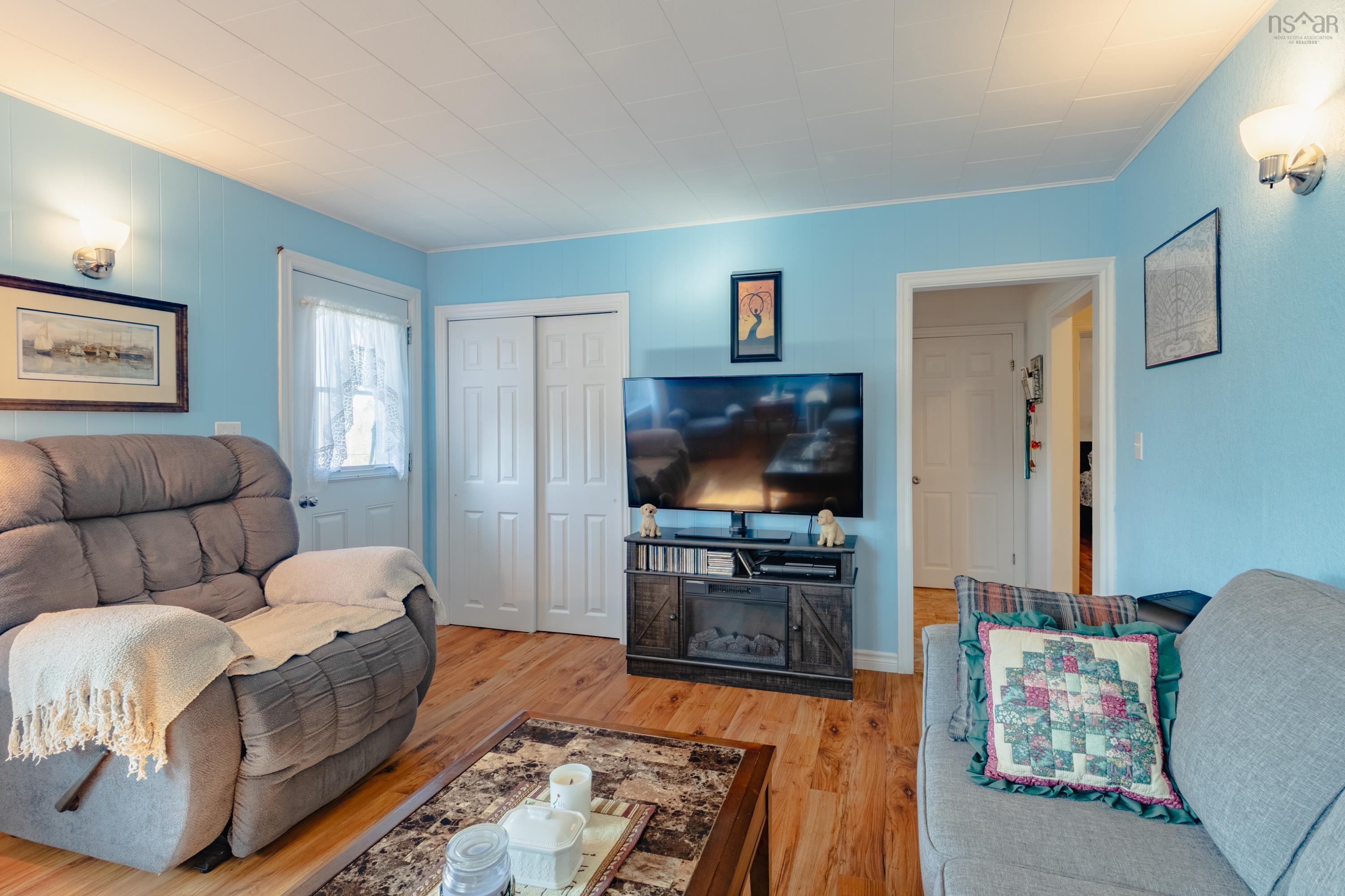 $259,000.00: 1185 Richmond Rd, Ireton