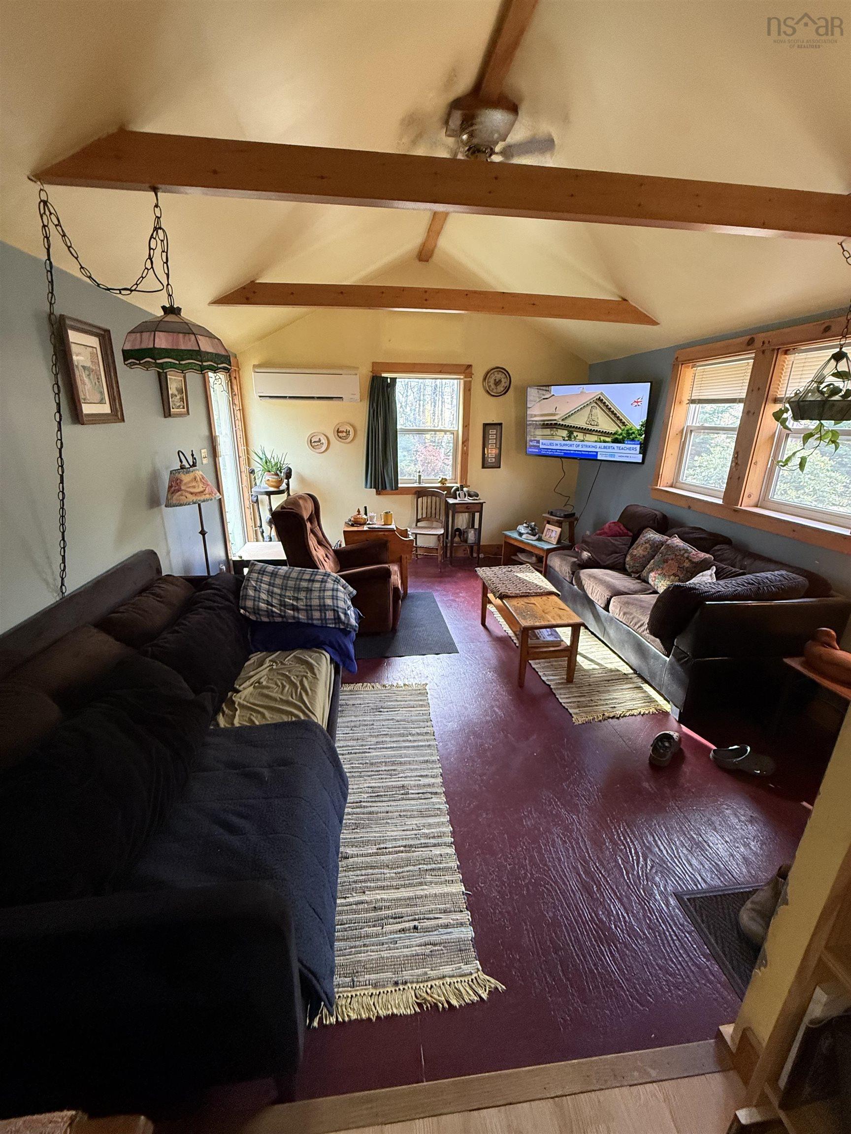 $205,000.00: 418 Charles Hill Road, Farmington