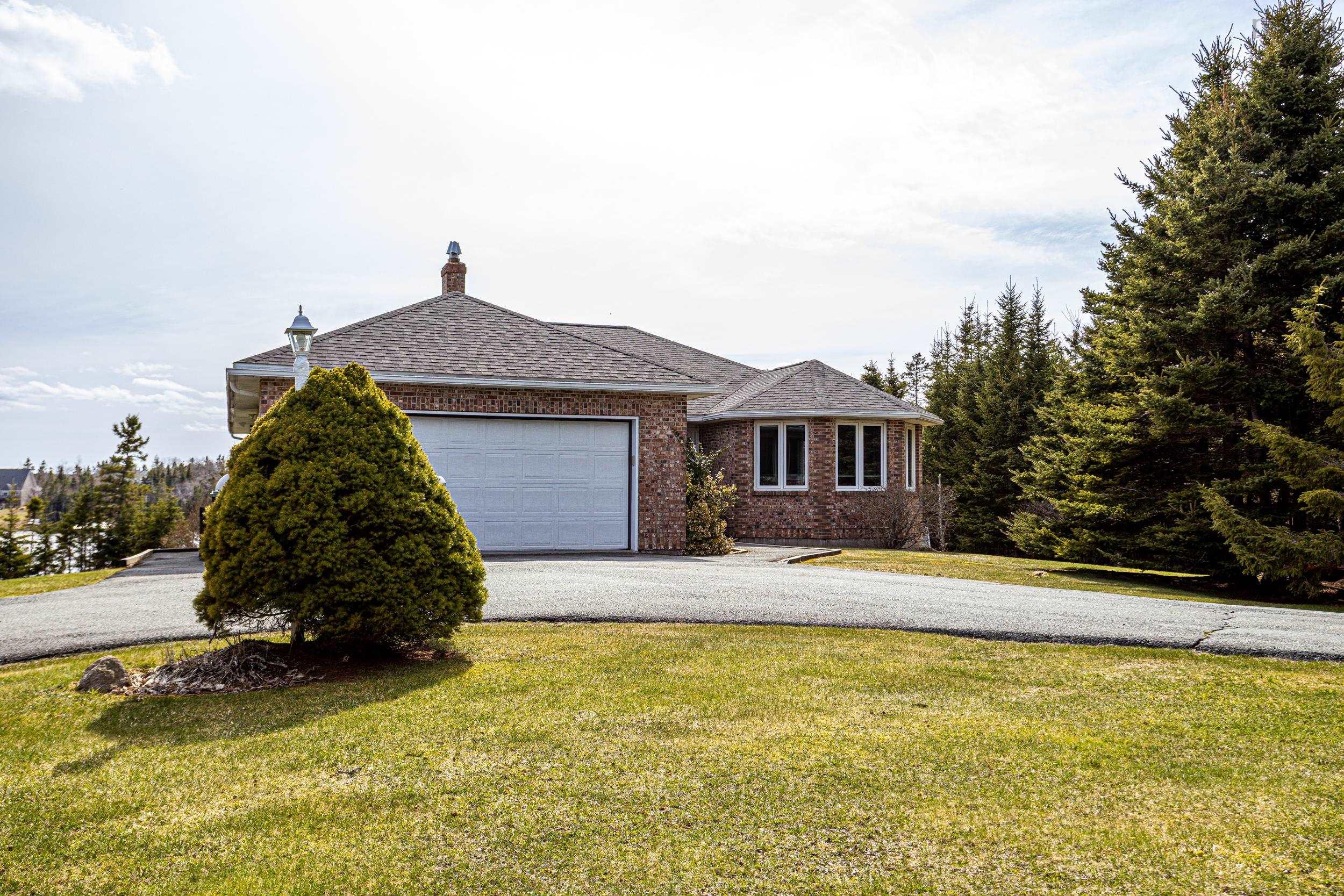 $894,999.00: 287 Greenough Drive, West Porters Lake