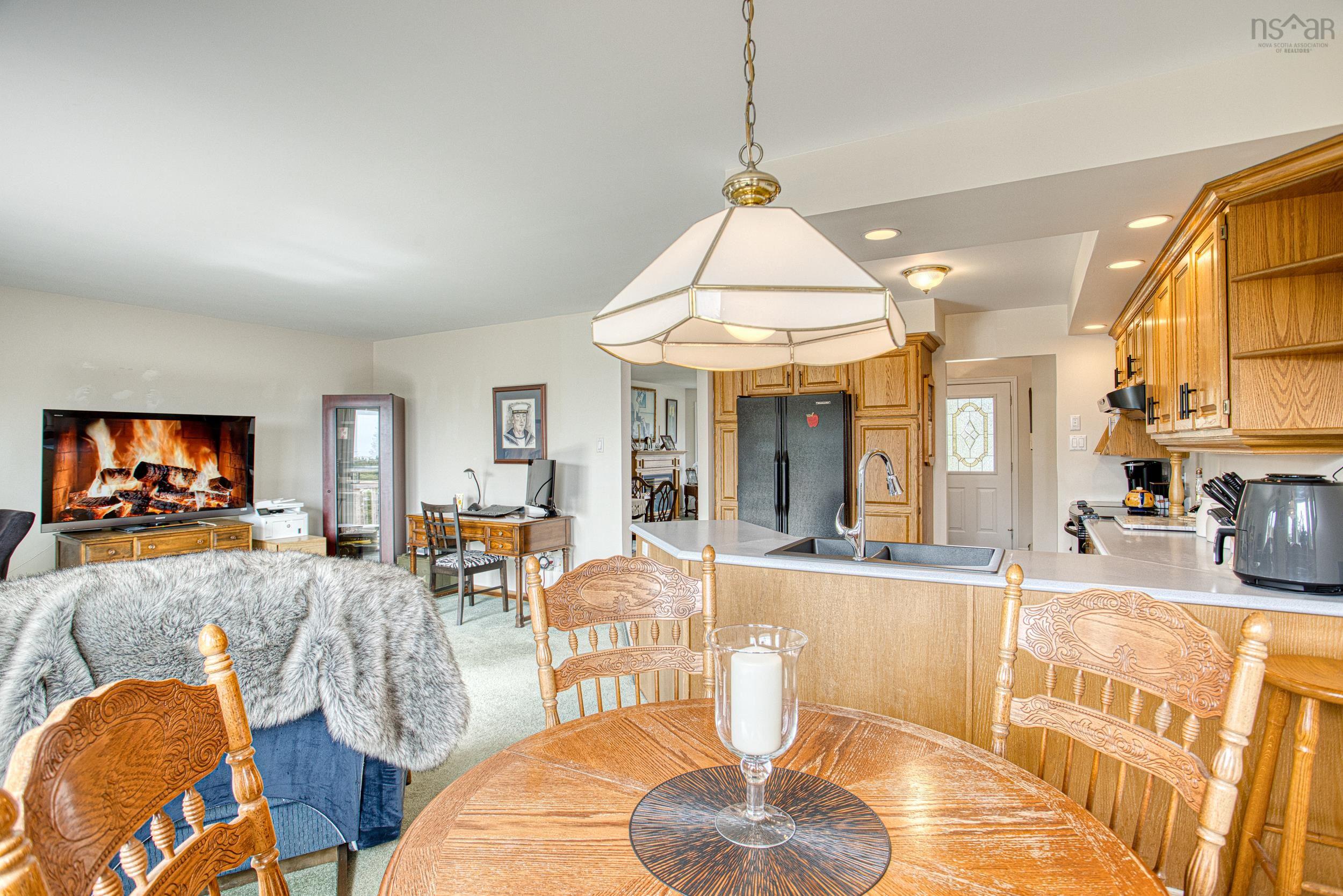 $894,999.00: 287 Greenough Drive, West Porters Lake