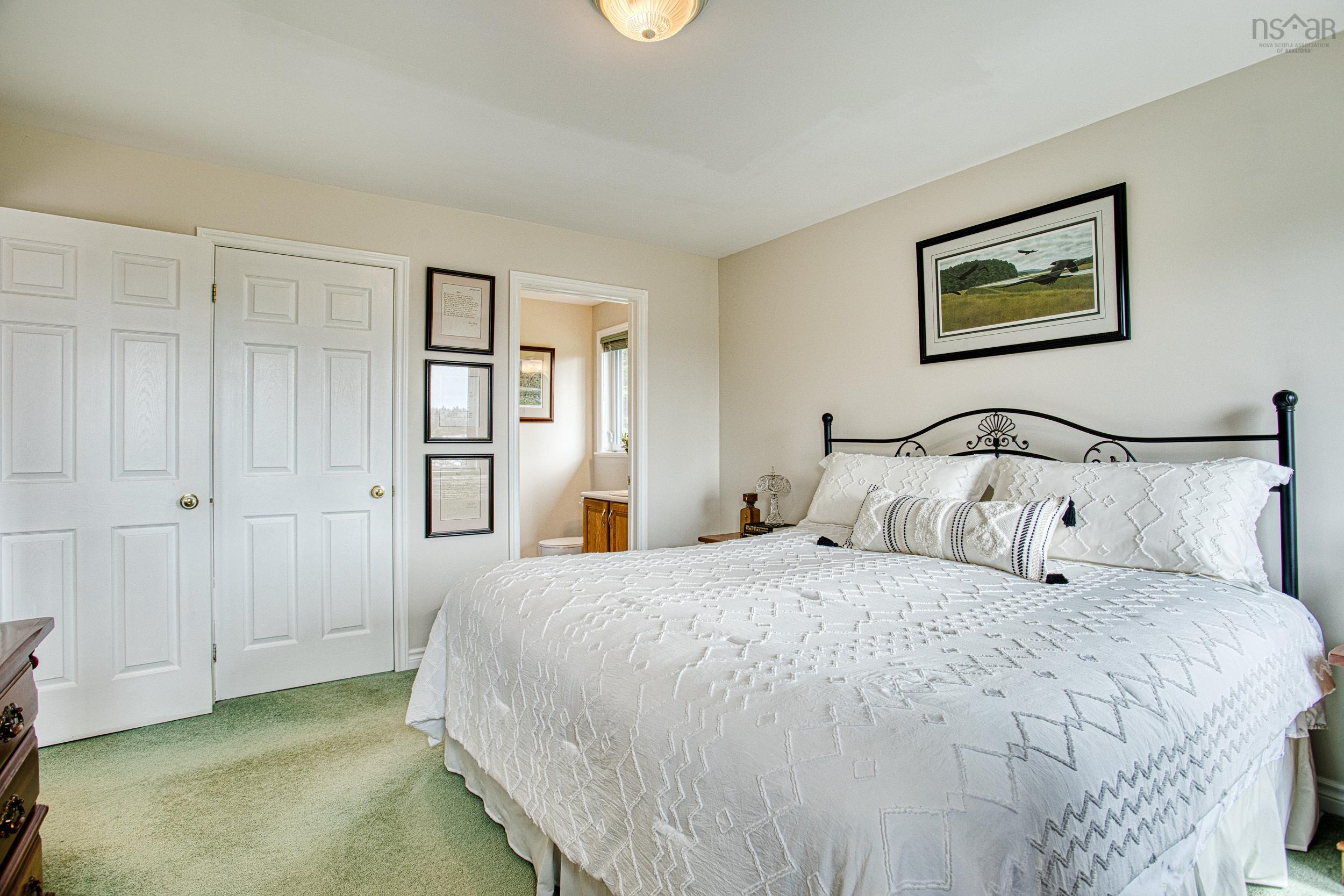 $894,999.00: 287 Greenough Drive, West Porters Lake