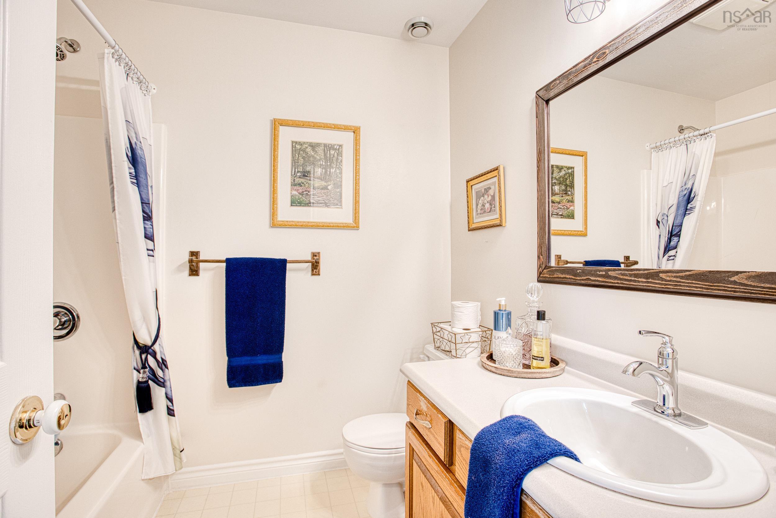 $894,999.00: 287 Greenough Drive, West Porters Lake