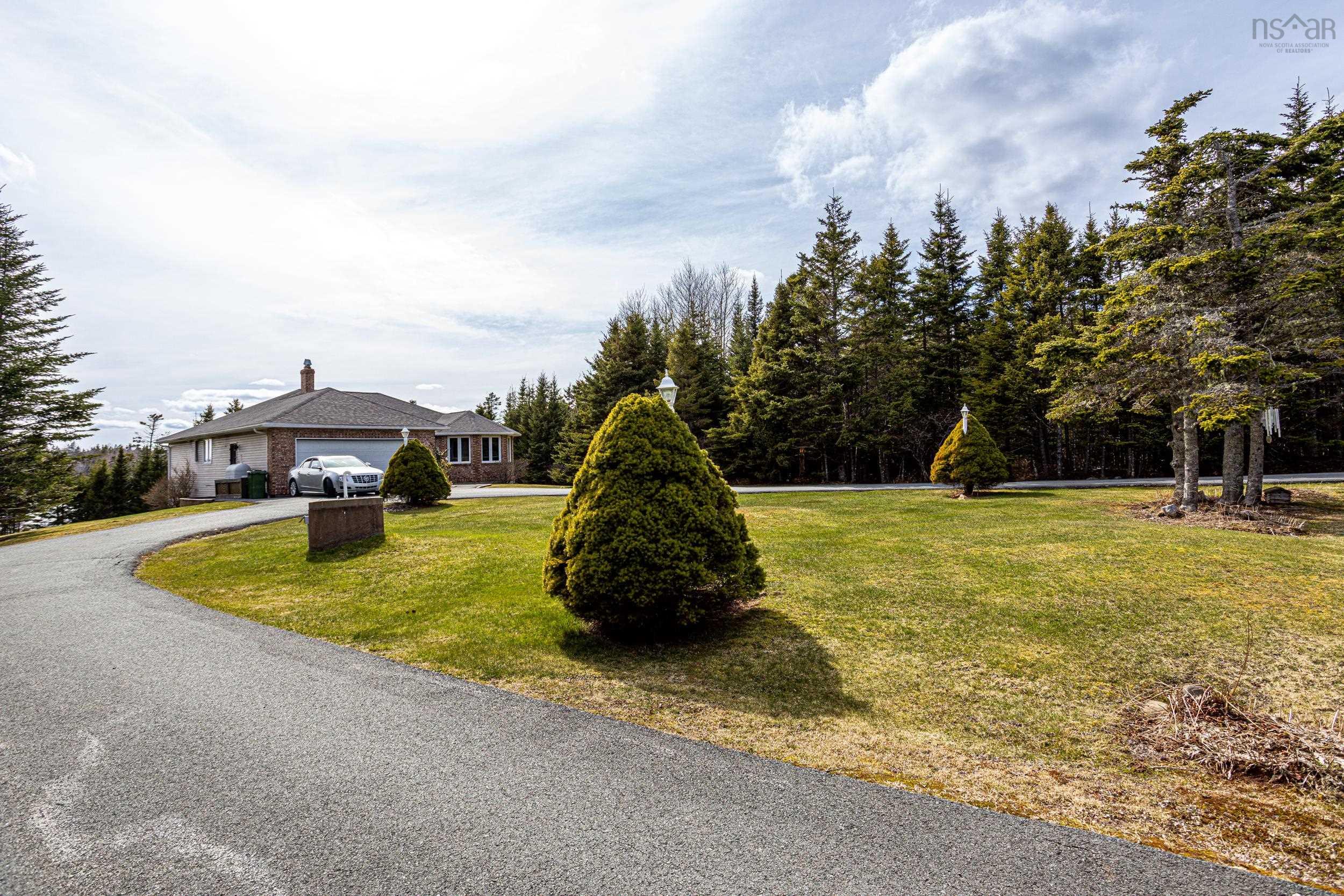 $894,999.00: 287 Greenough Drive, West Porters Lake