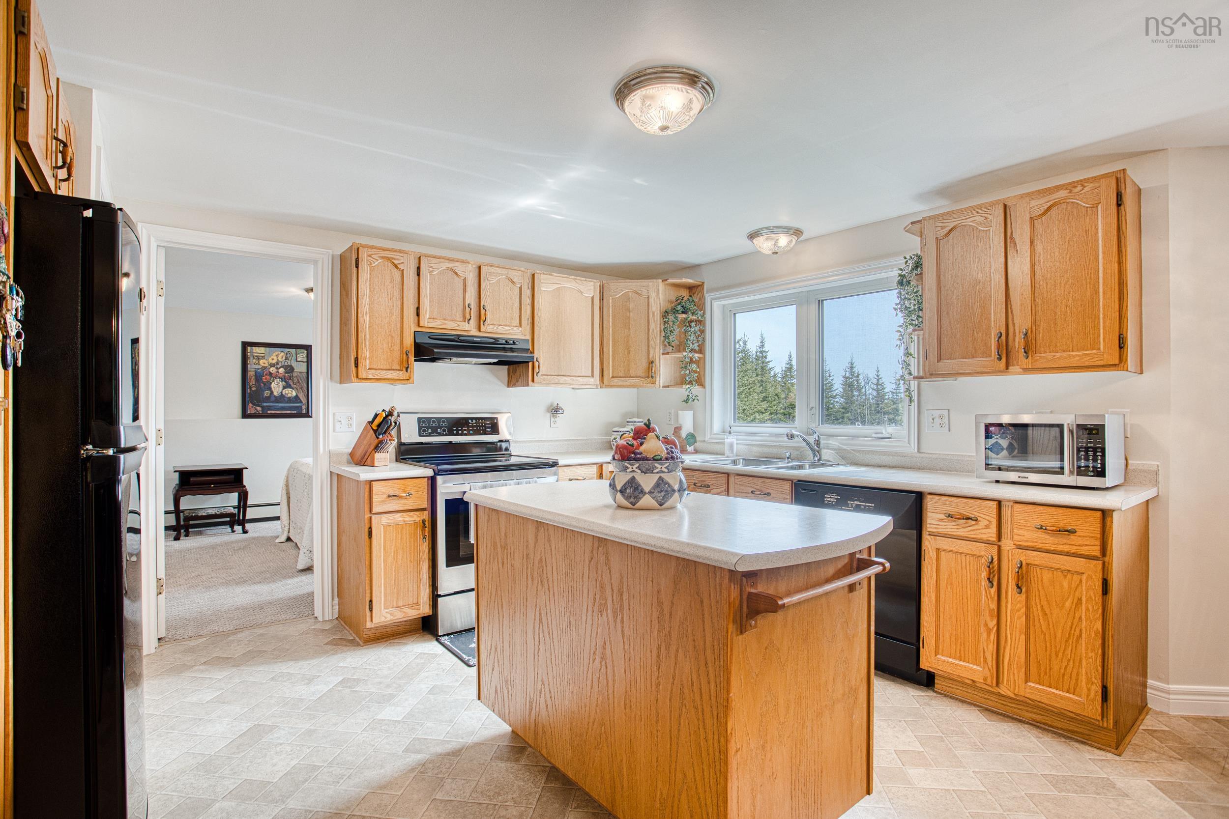 $894,999.00: 287 Greenough Drive, West Porters Lake