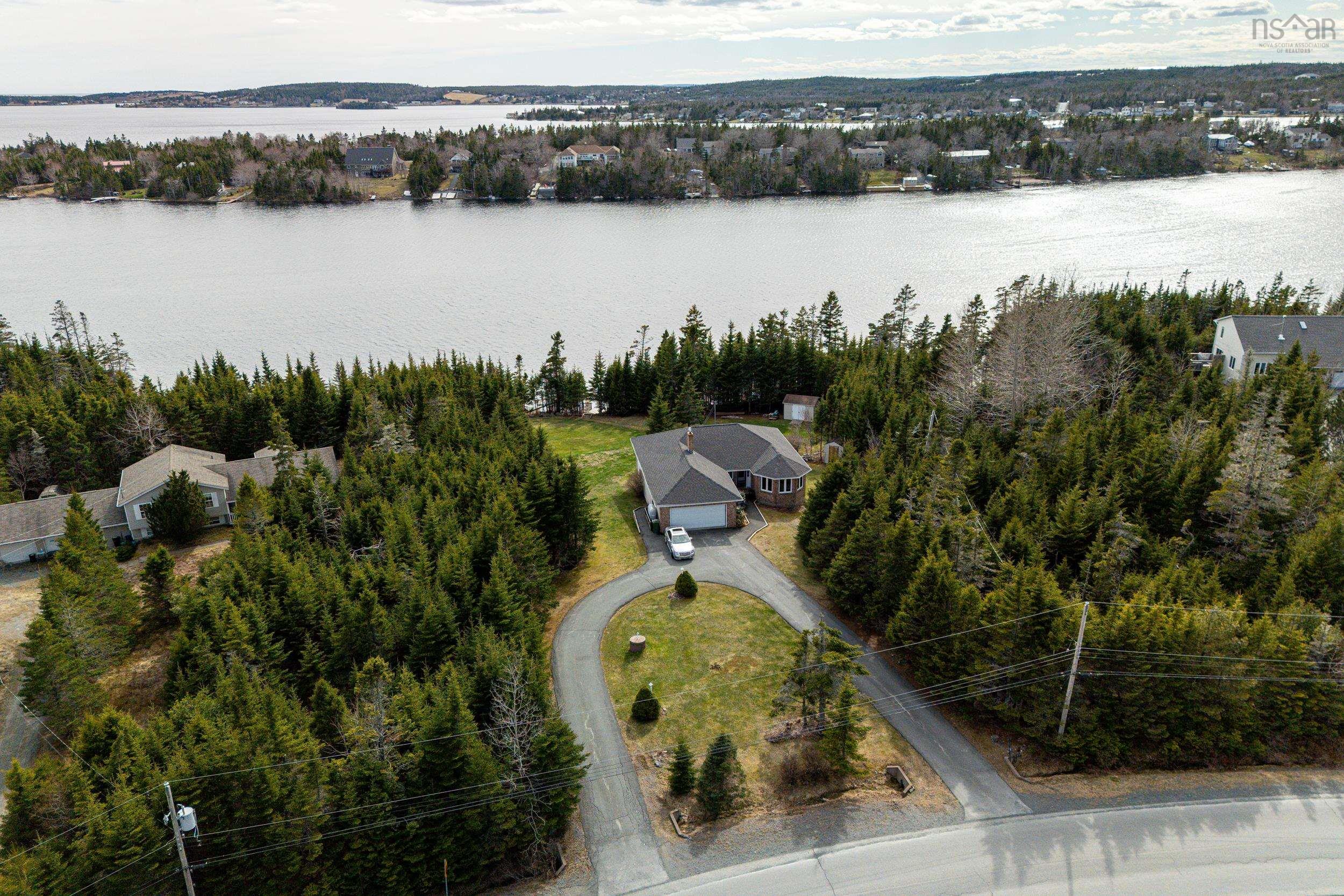 $894,999.00: 287 Greenough Drive, West Porters Lake