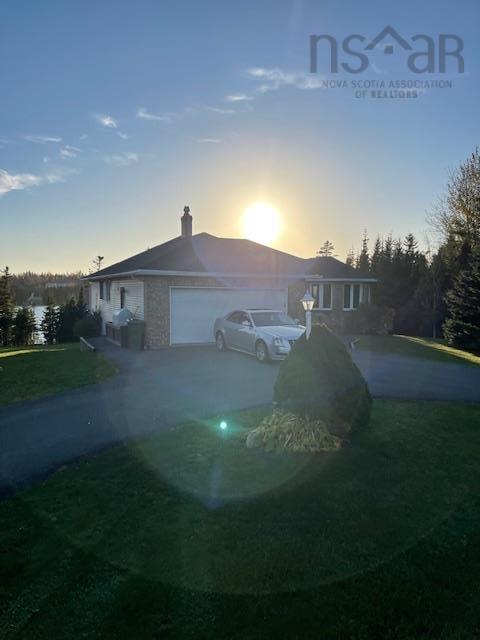 $894,999.00: 287 Greenough Drive, West Porters Lake