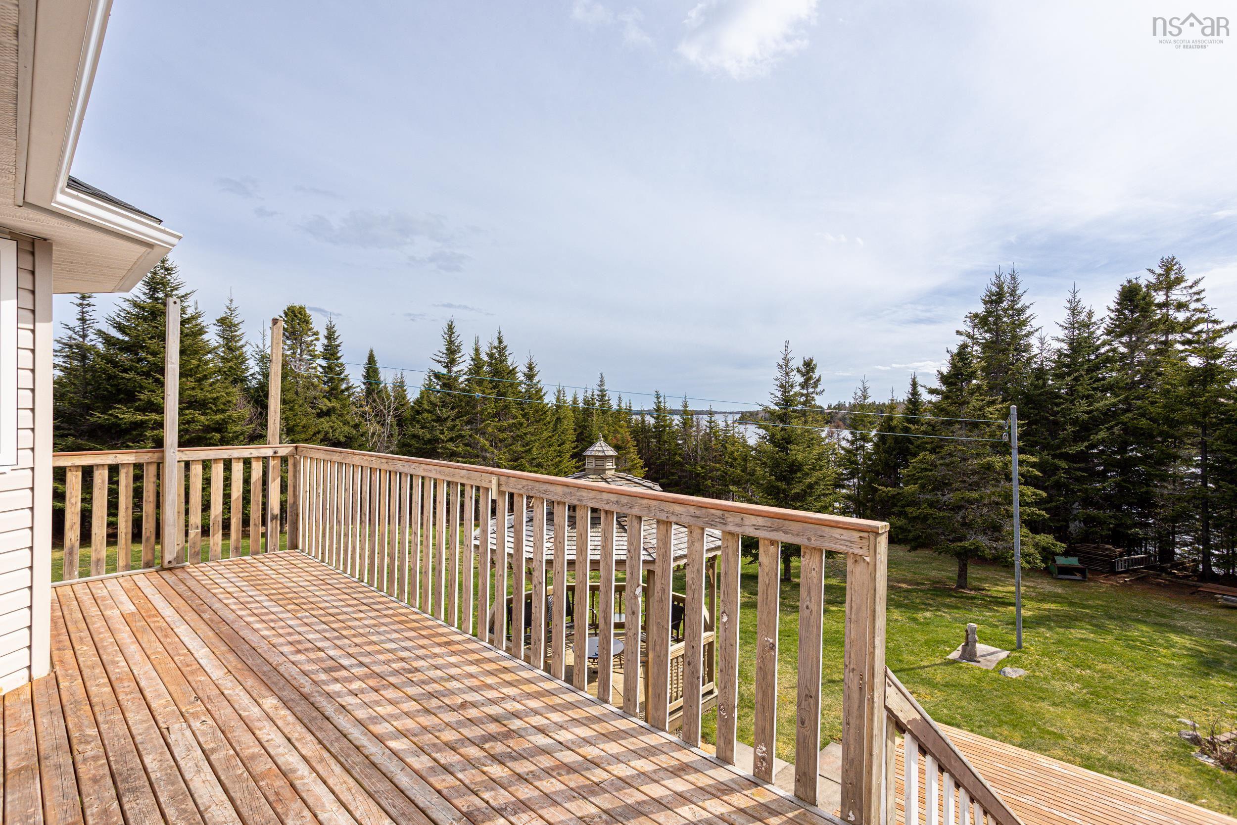 $894,999.00: 287 Greenough Drive, West Porters Lake