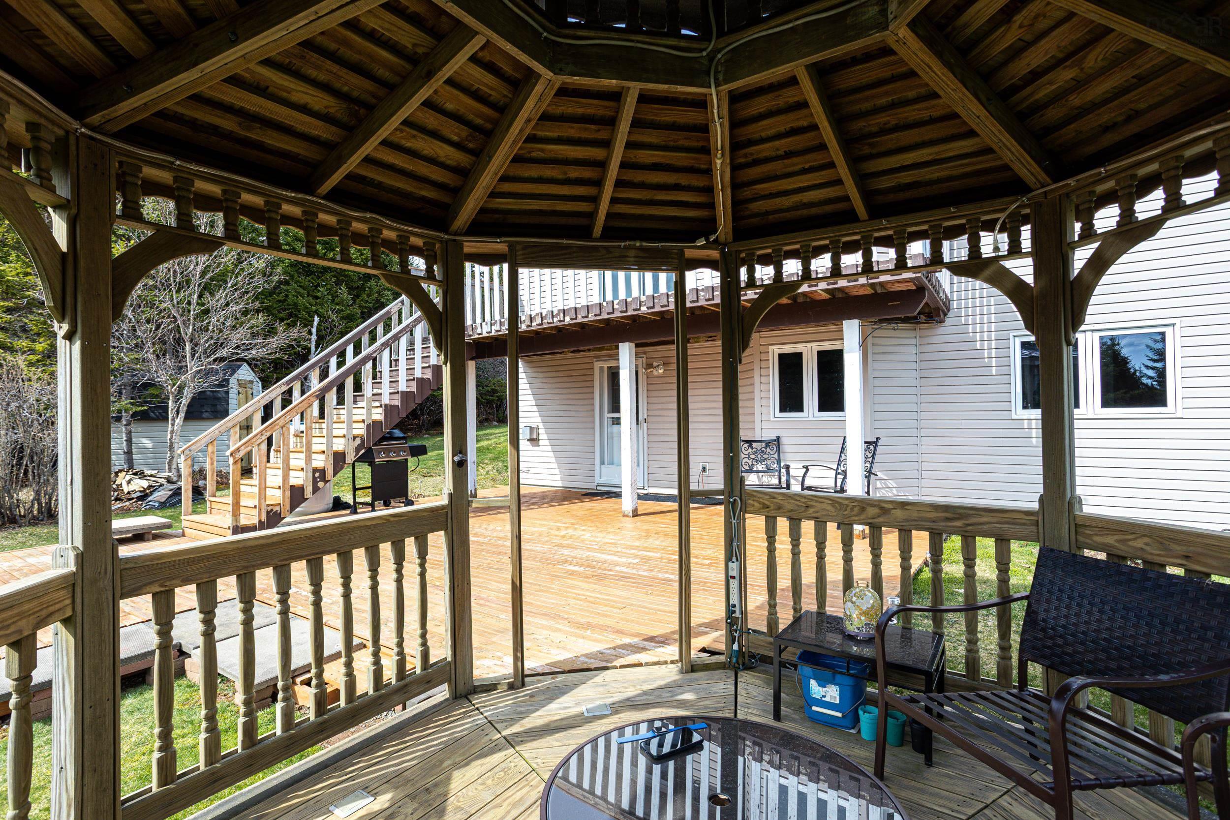 $894,999.00: 287 Greenough Drive, West Porters Lake