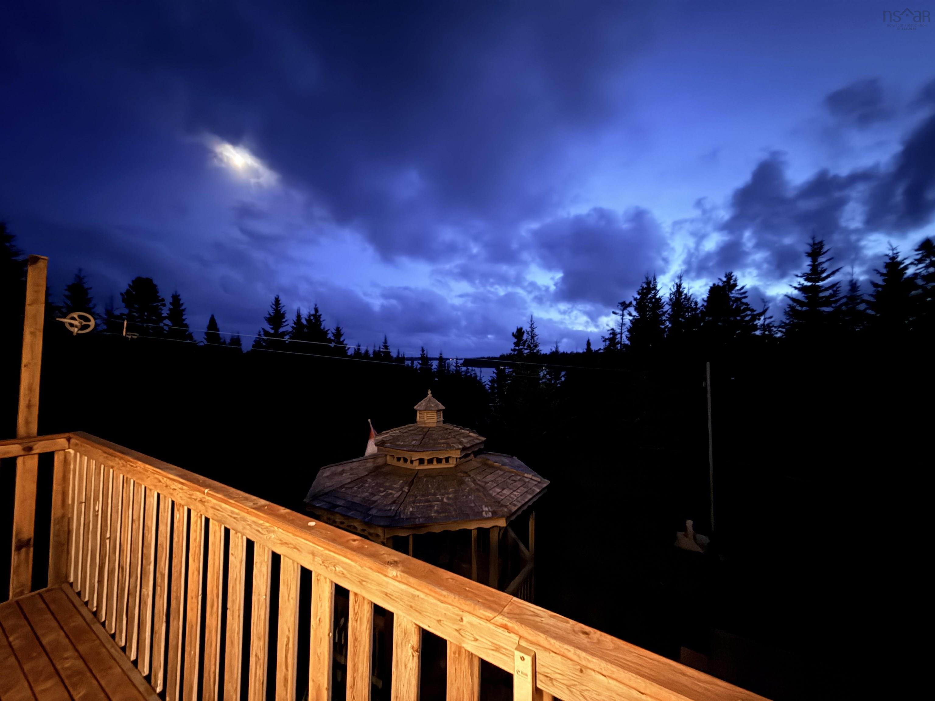 $894,999.00: 287 Greenough Drive, West Porters Lake