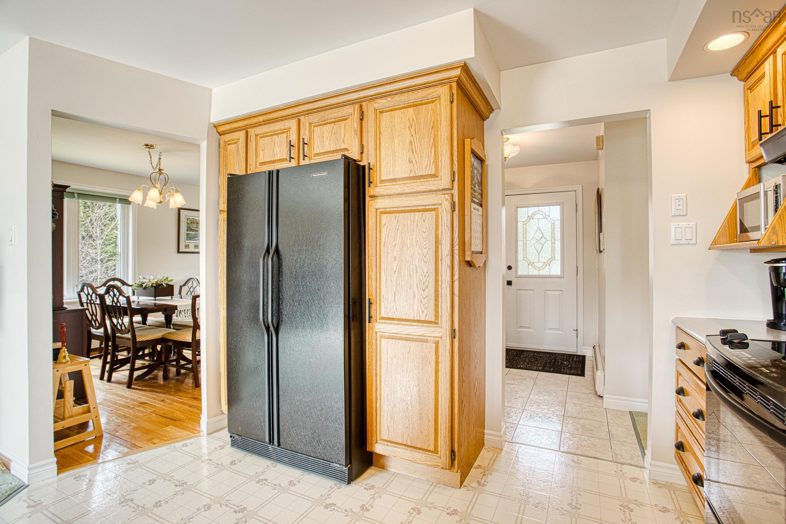 $894,999.00: 287 Greenough Drive, West Porters Lake