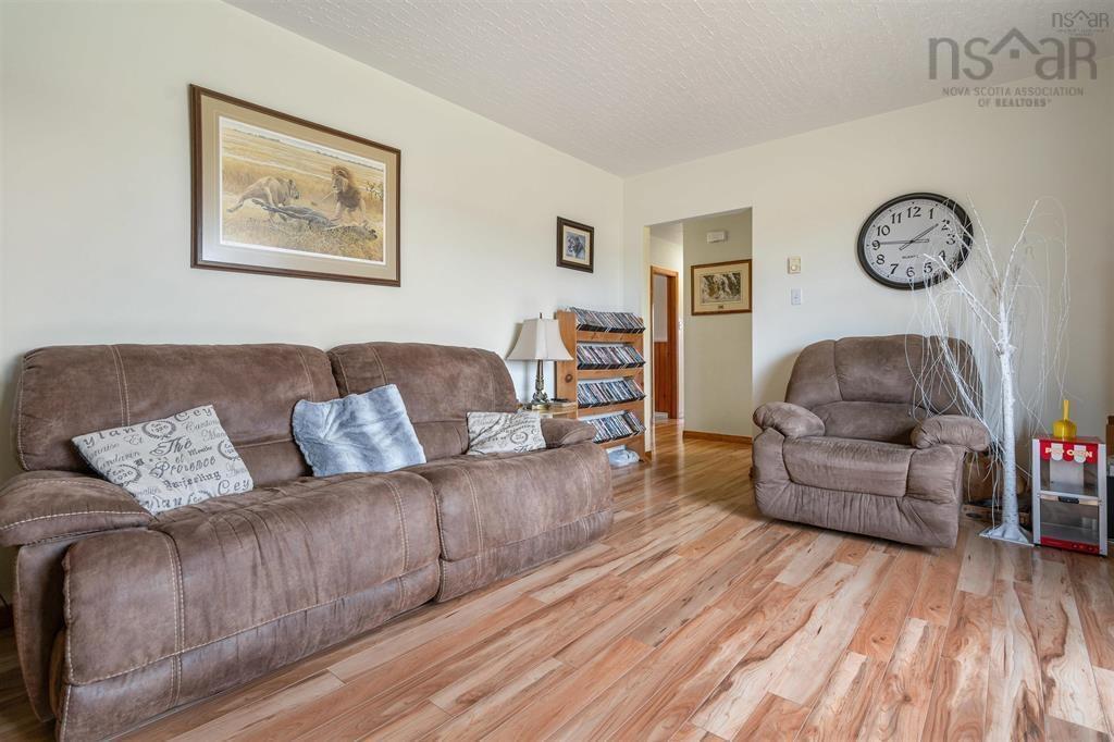 $489,900.00: 684 St Marys Road, Chaplin