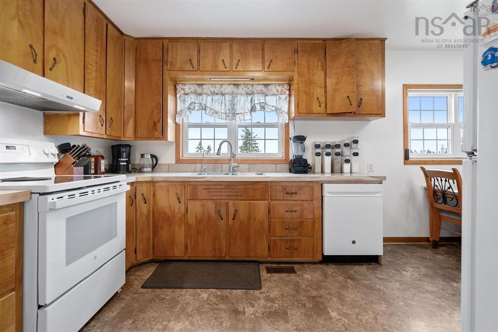 $489,900.00: 684 St Marys Road, Chaplin