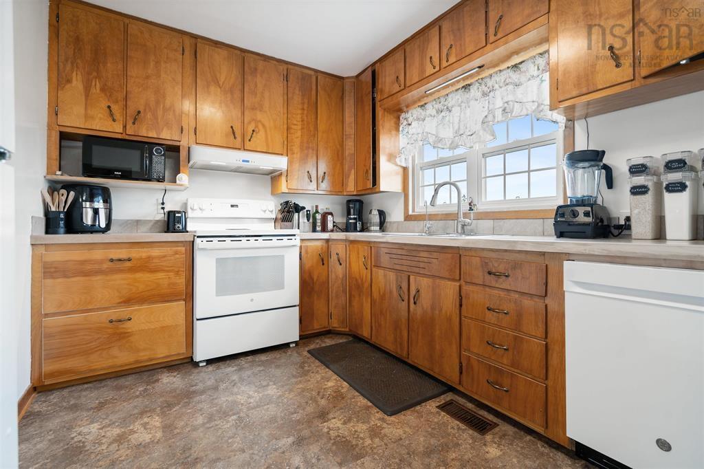 $489,900.00: 684 St Marys Road, Chaplin