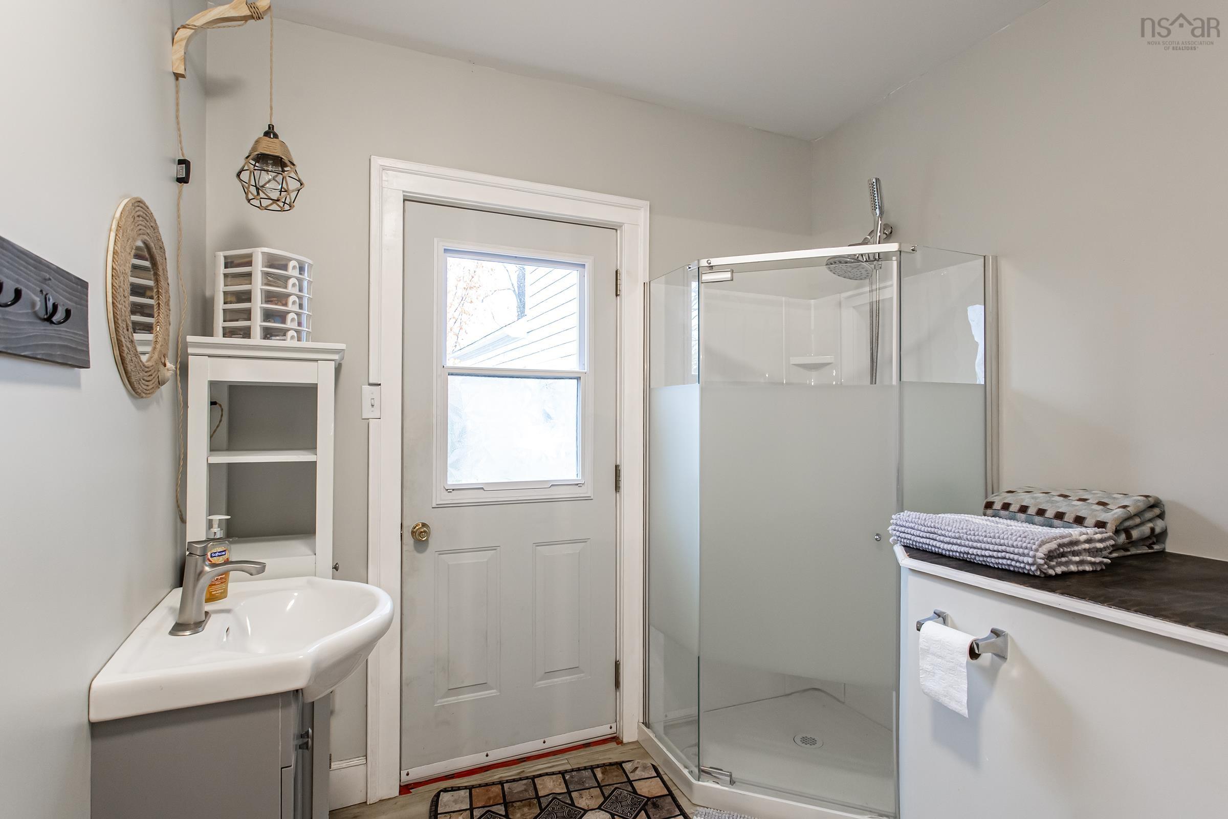 $425,000.00: 9717 Highway 10, Nictaux