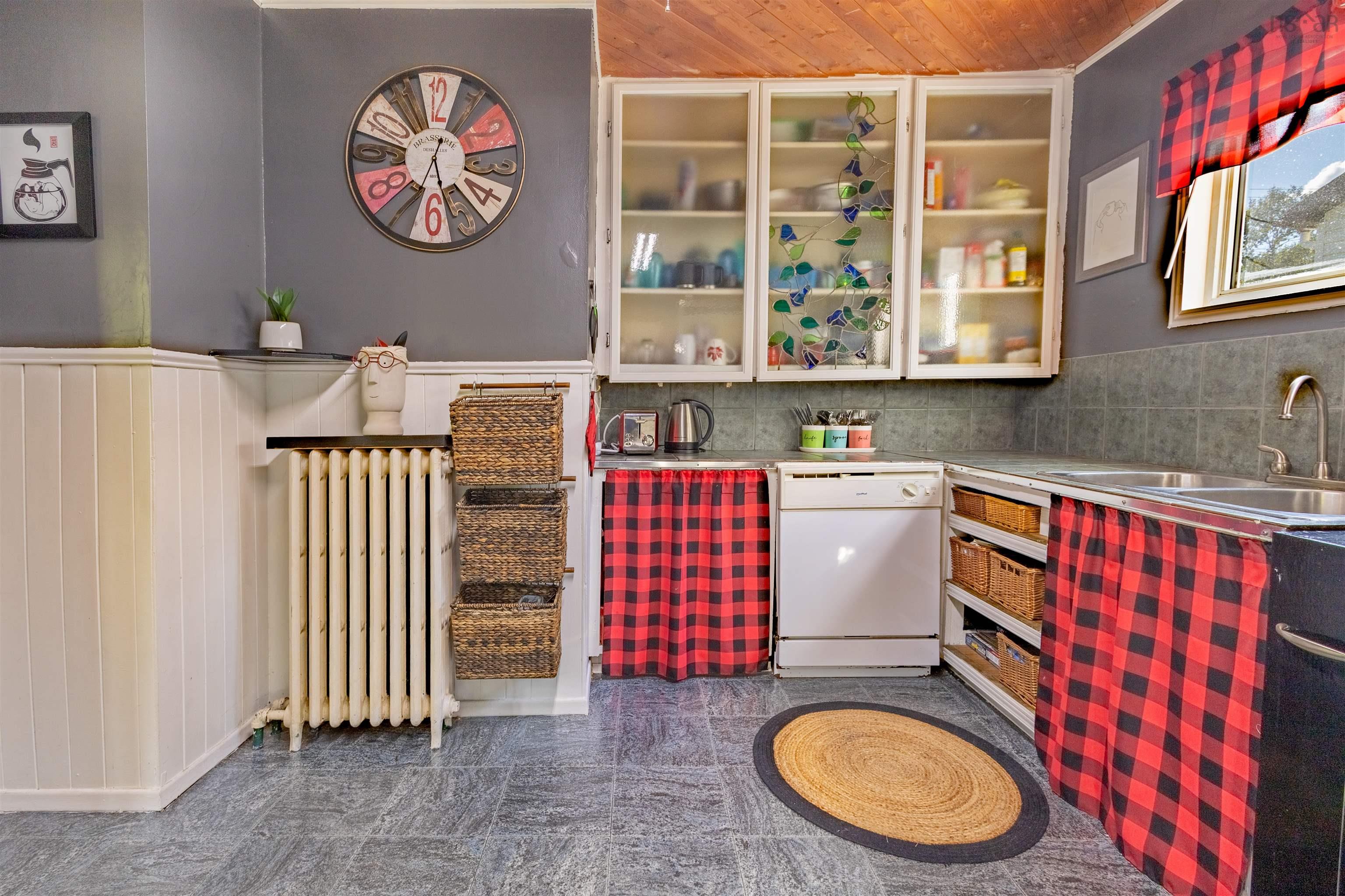 $124,900.00: 248 Main Street, Florence