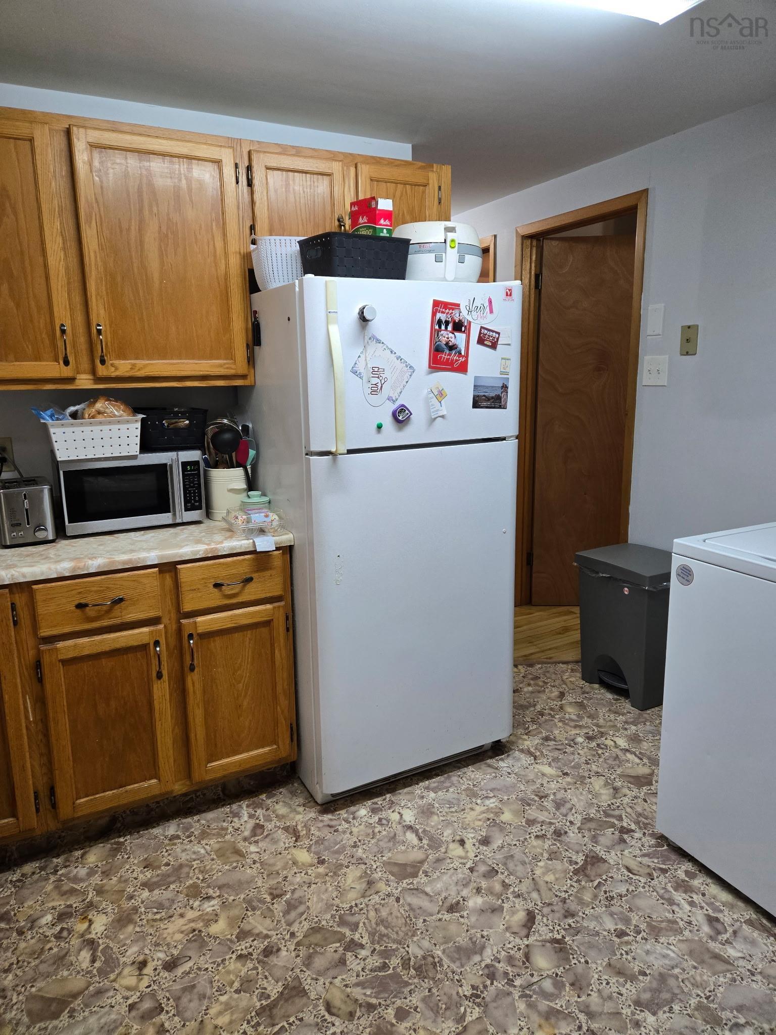 $325,000.00: 152 Willow Street, Amherst