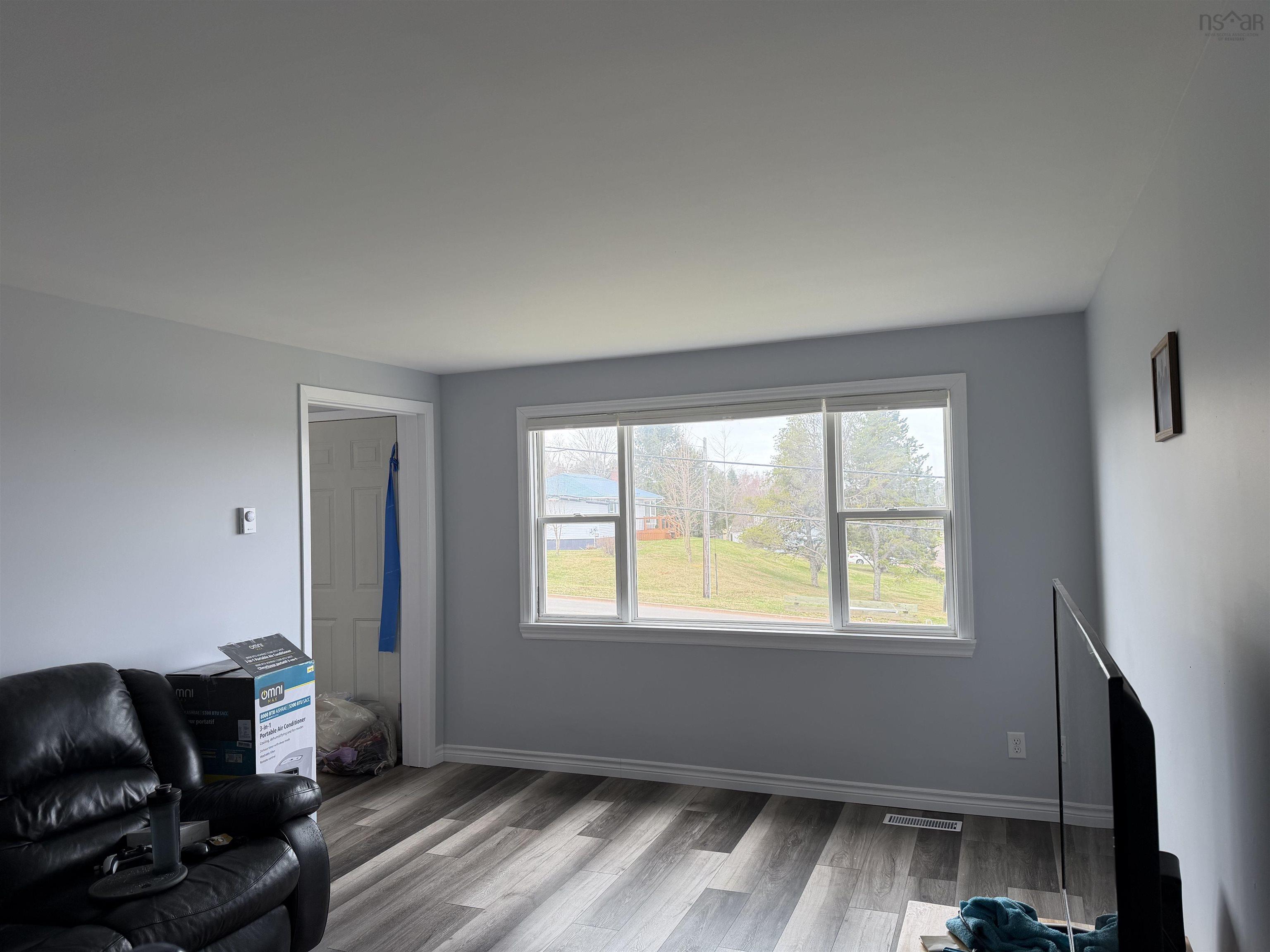 $325,000.00: 152 Willow Street, Amherst