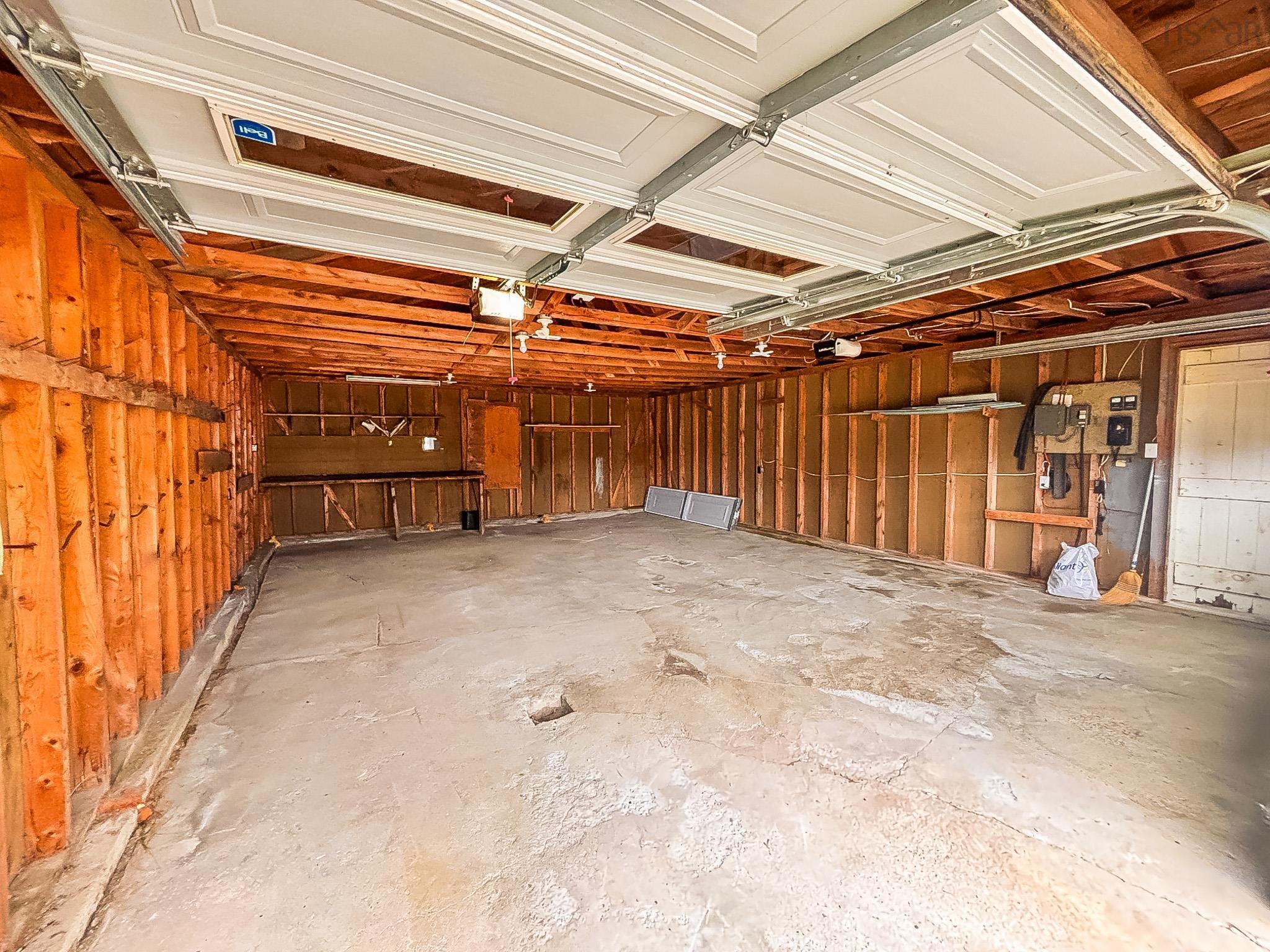 $349,900.00: 591 Highway 325, Blockhouse