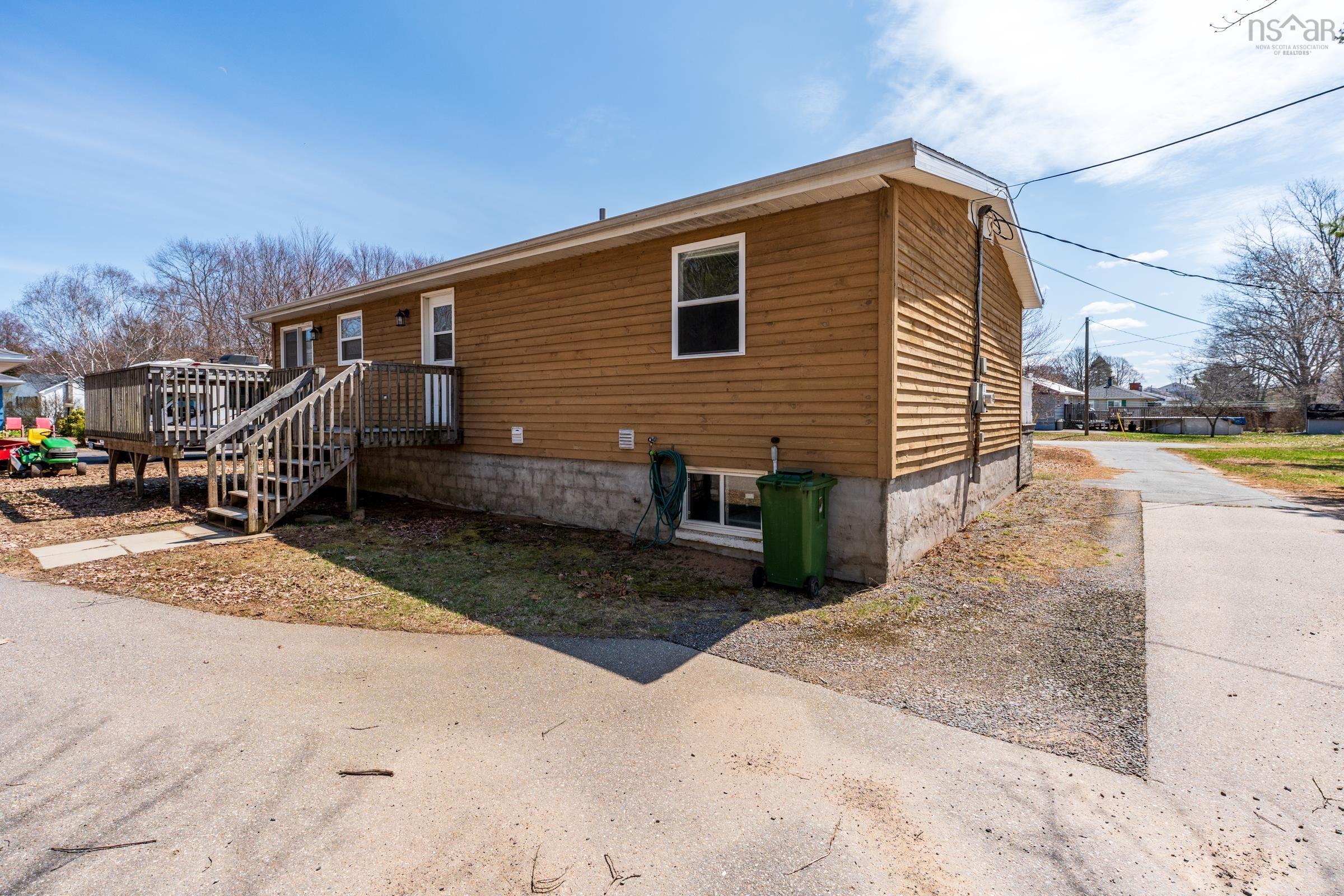 $319,000.00: 1 Pinecrest Drive, Middleton