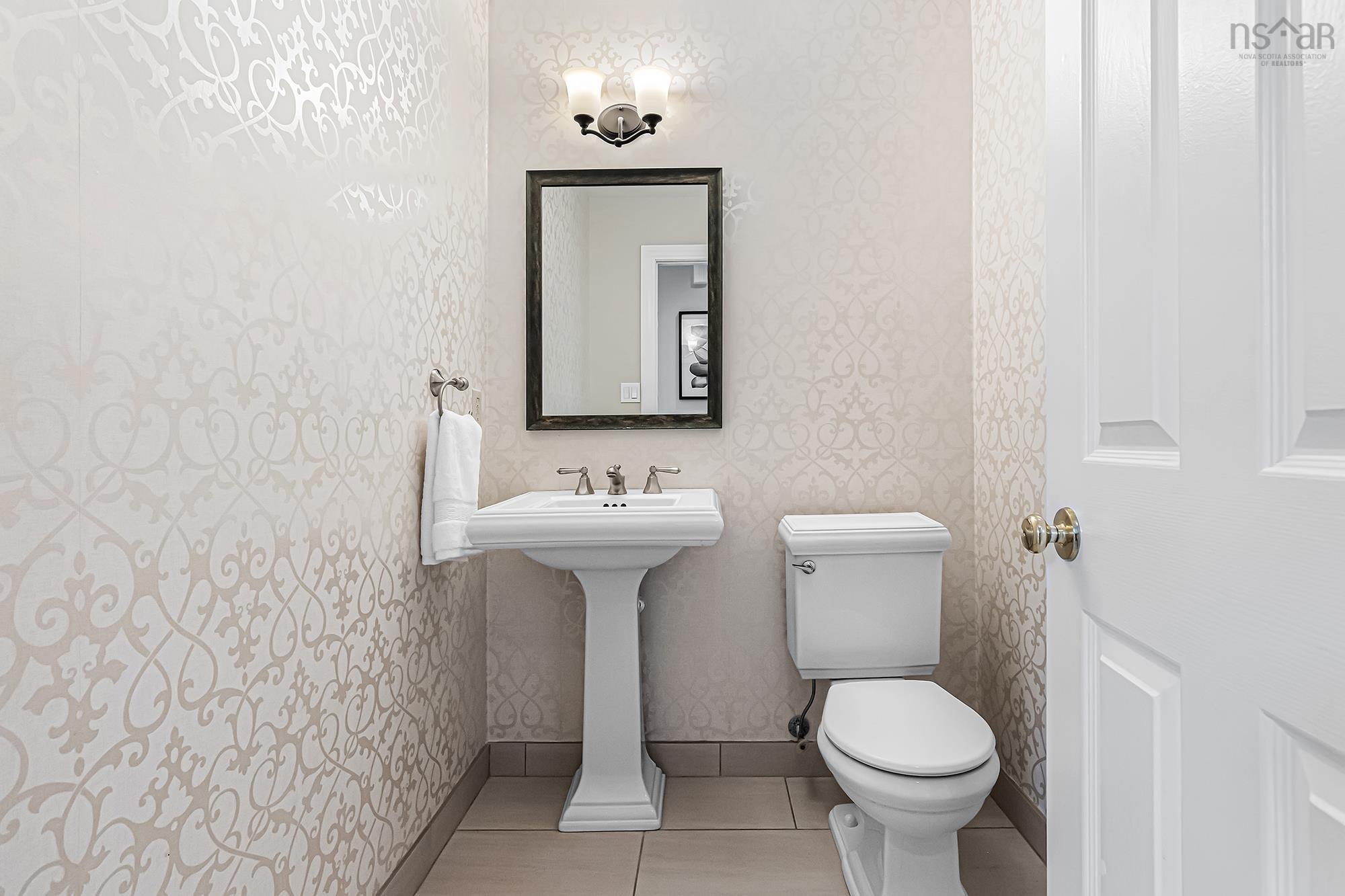 $1,215,000.00: 16 Armoyan Court, Bedford