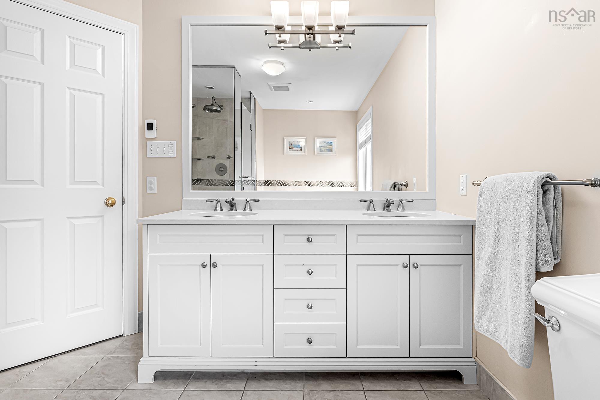 $1,215,000.00: 16 Armoyan Court, Bedford