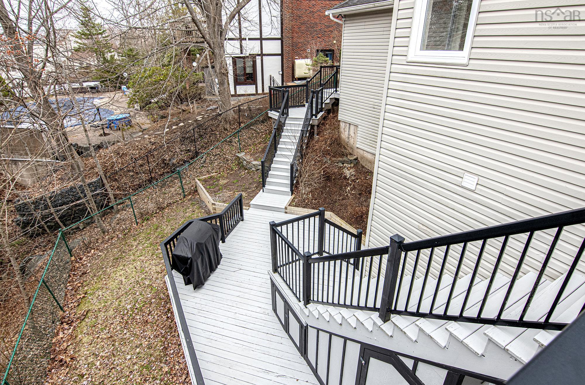 $1,215,000.00: 16 Armoyan Court, Bedford