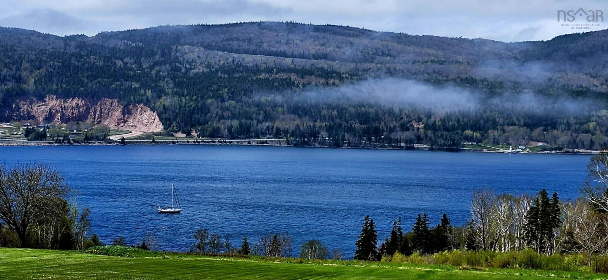 $379,900.00: 868 Highway 105, Boularderie East
