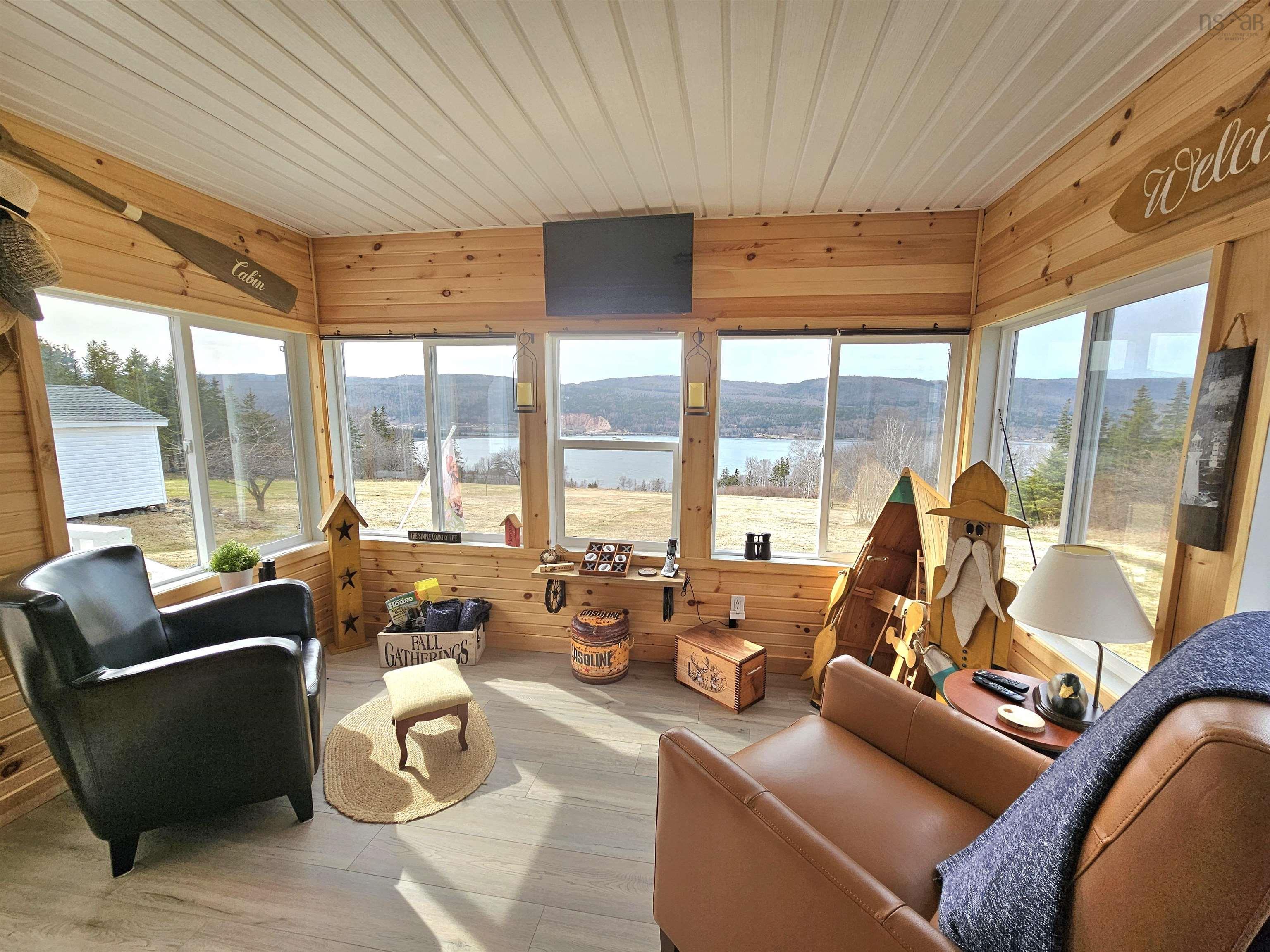 $379,900.00: 868 Highway 105, Boularderie East