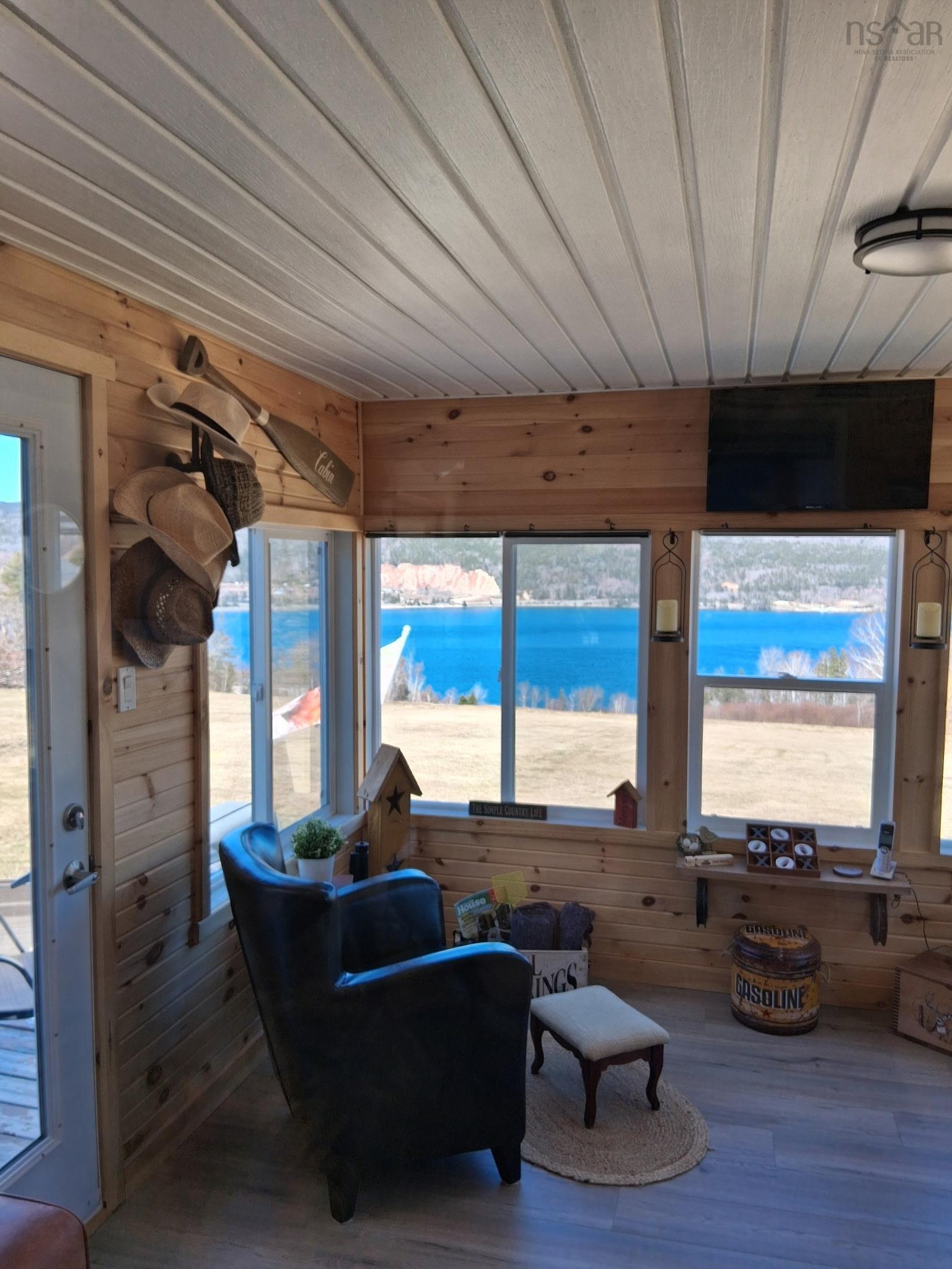 $379,900.00: 868 Highway 105, Boularderie East