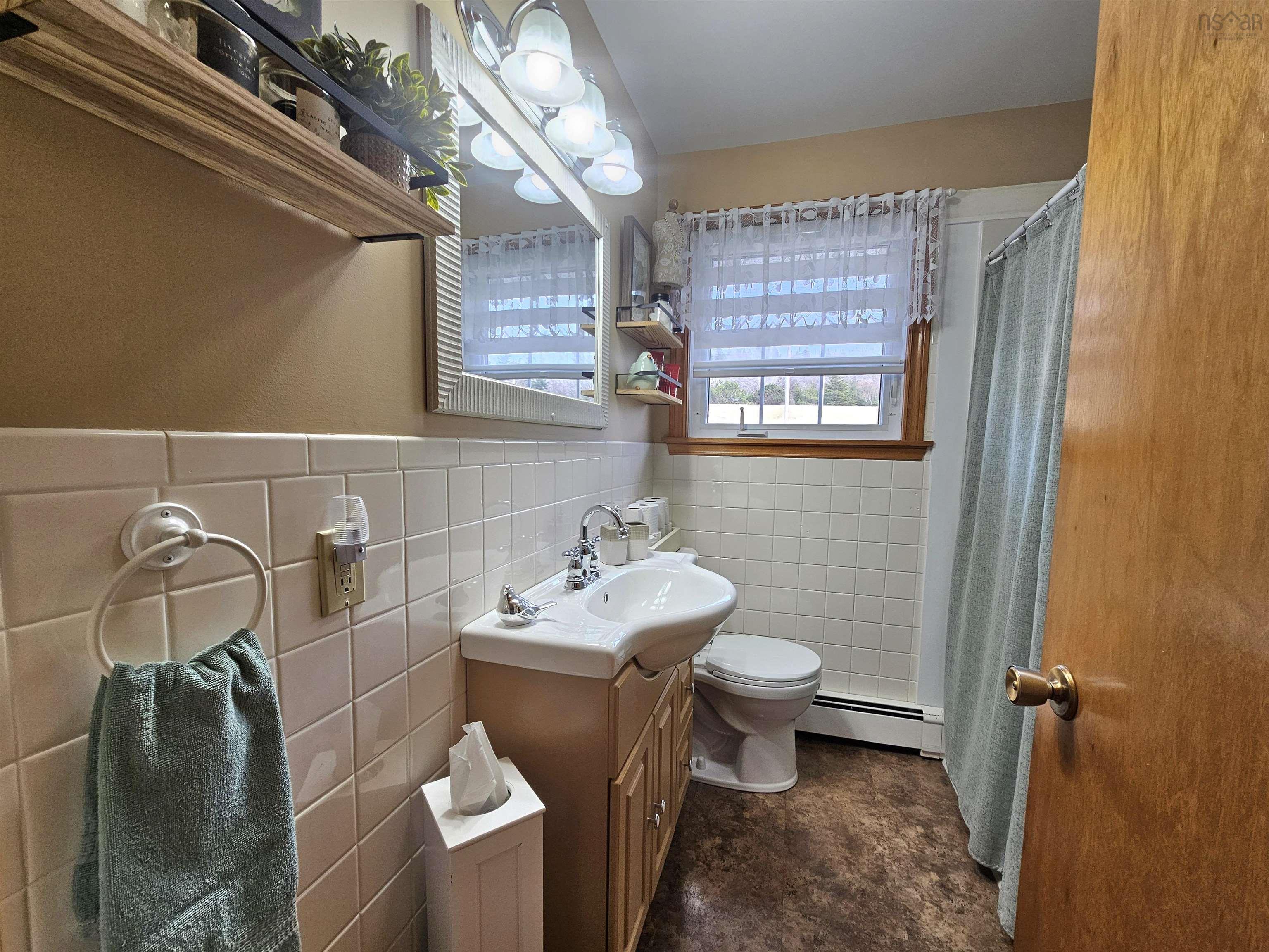 $379,900.00: 868 Highway 105, Boularderie East