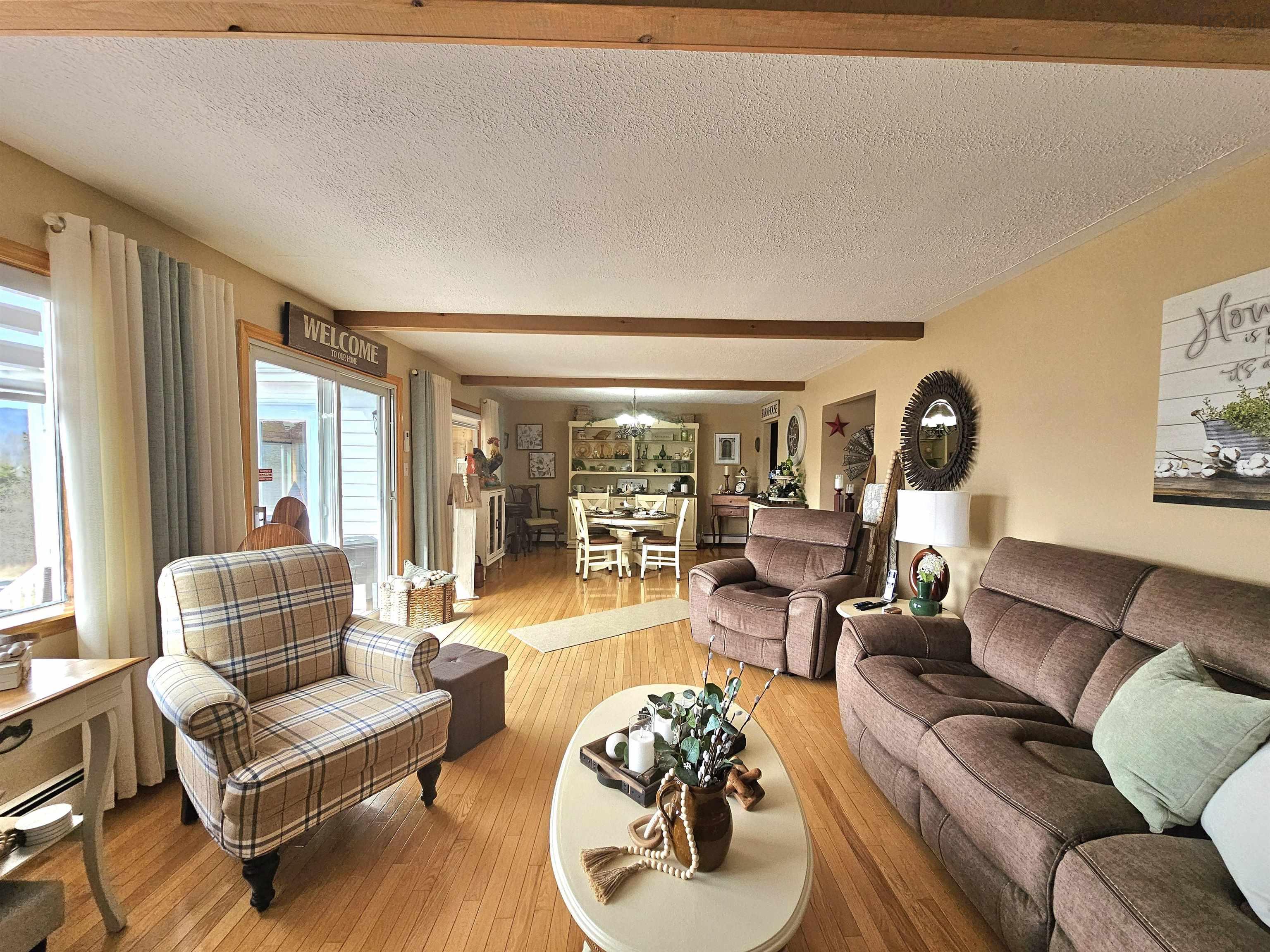$379,900.00: 868 Highway 105, Boularderie East