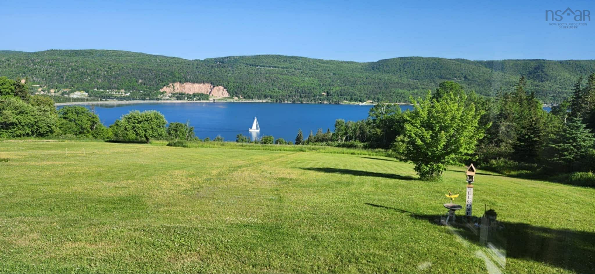 $379,900.00: 868 Highway 105, Boularderie East