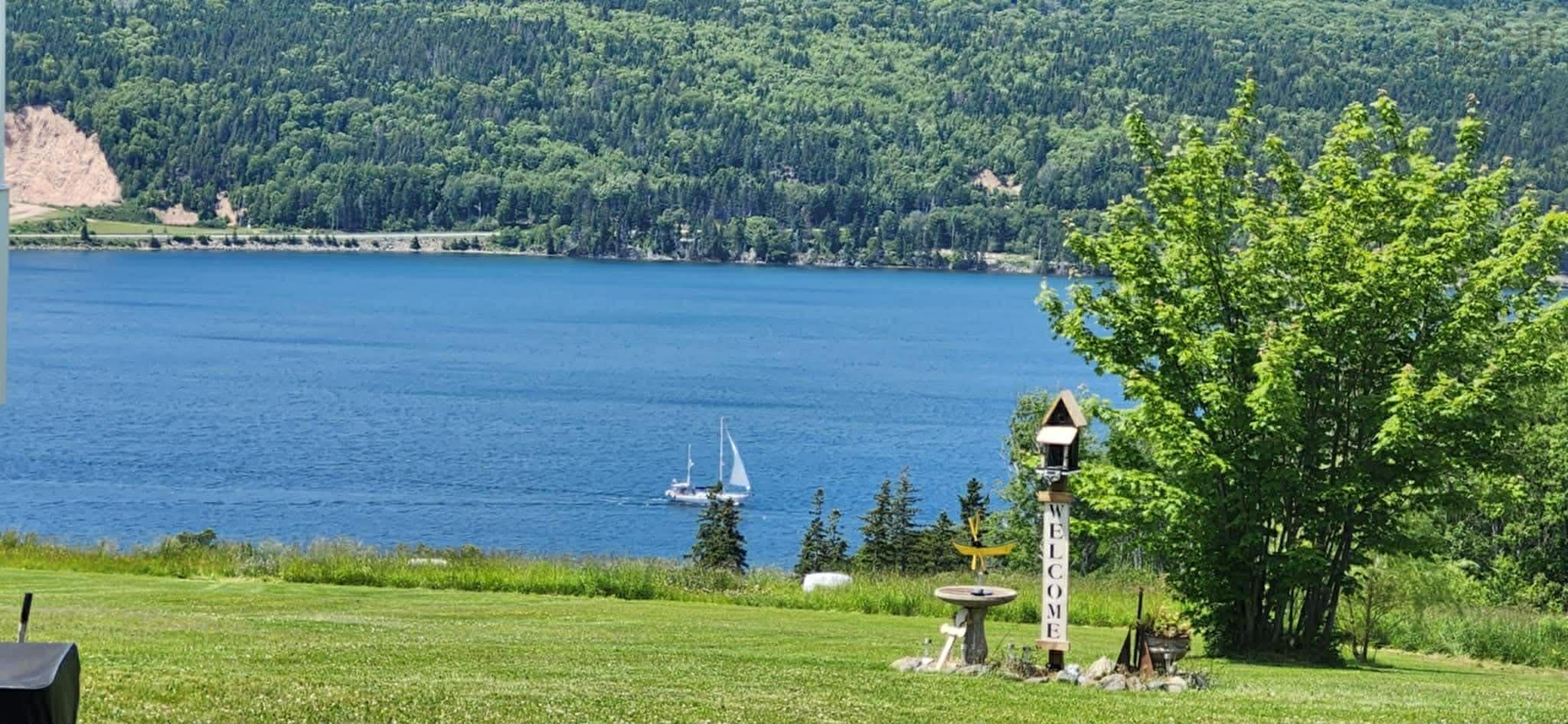 $379,900.00: 868 Highway 105, Boularderie East