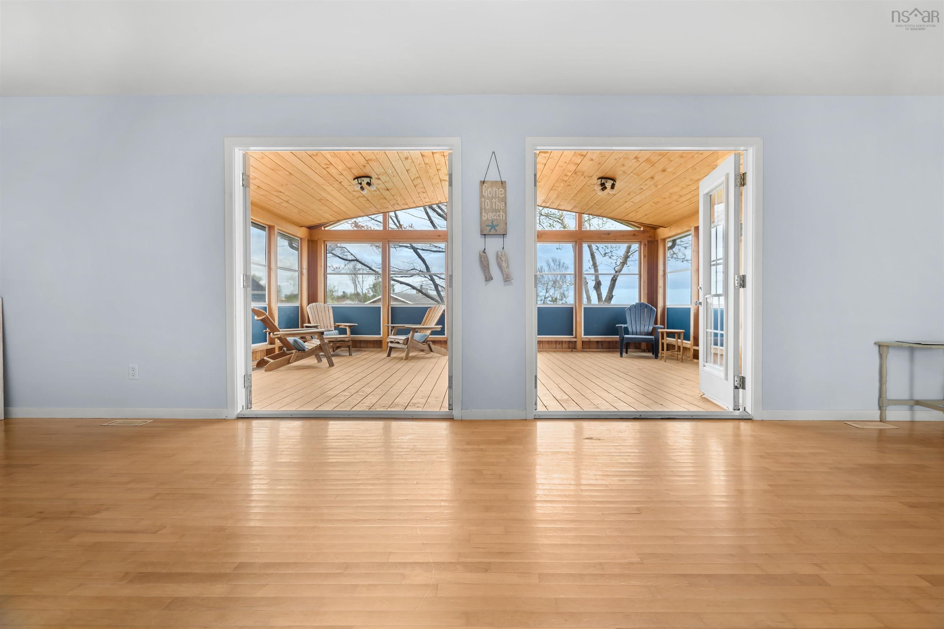 $549,000.00: 6143 Little Harbour Road, Kings Head